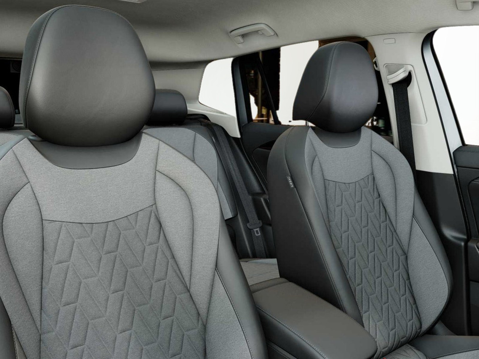 8 - Volkswagen Tiguan 1.5 etsi act 130cv edition plus dsg