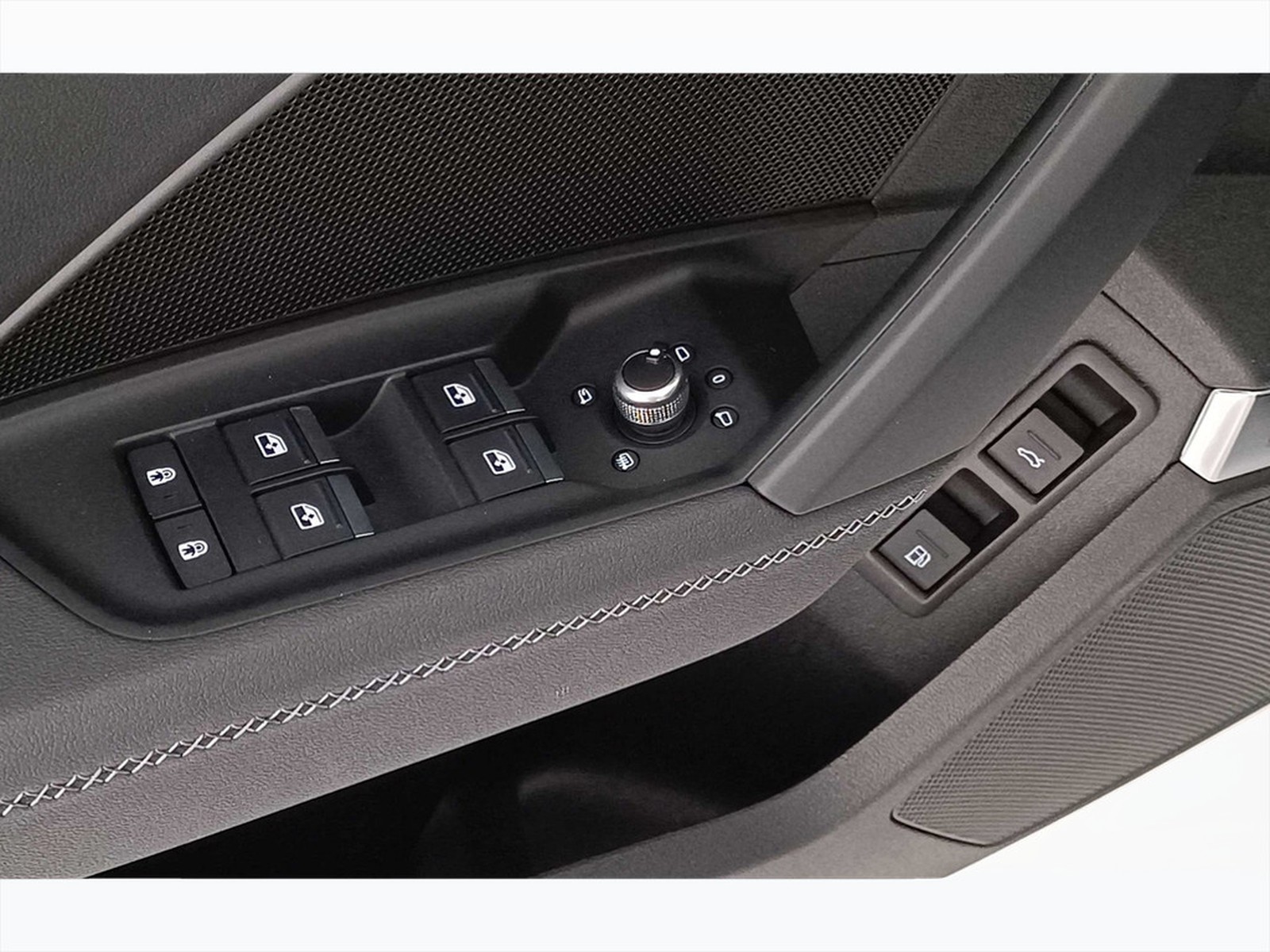 22 - Audi A3 sportback 45 1.4 tfsi e s line edition s tronic