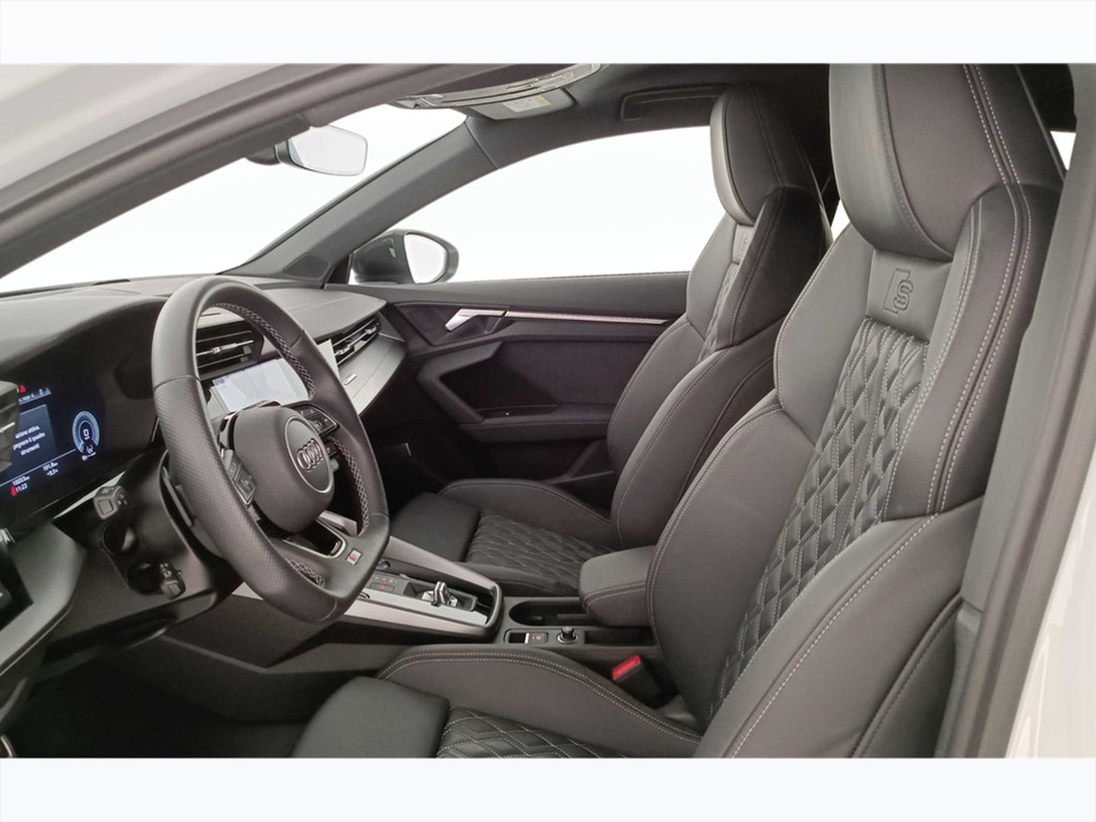 32 - Audi A3 sportback 45 1.4 tfsi e s line edition s tronic