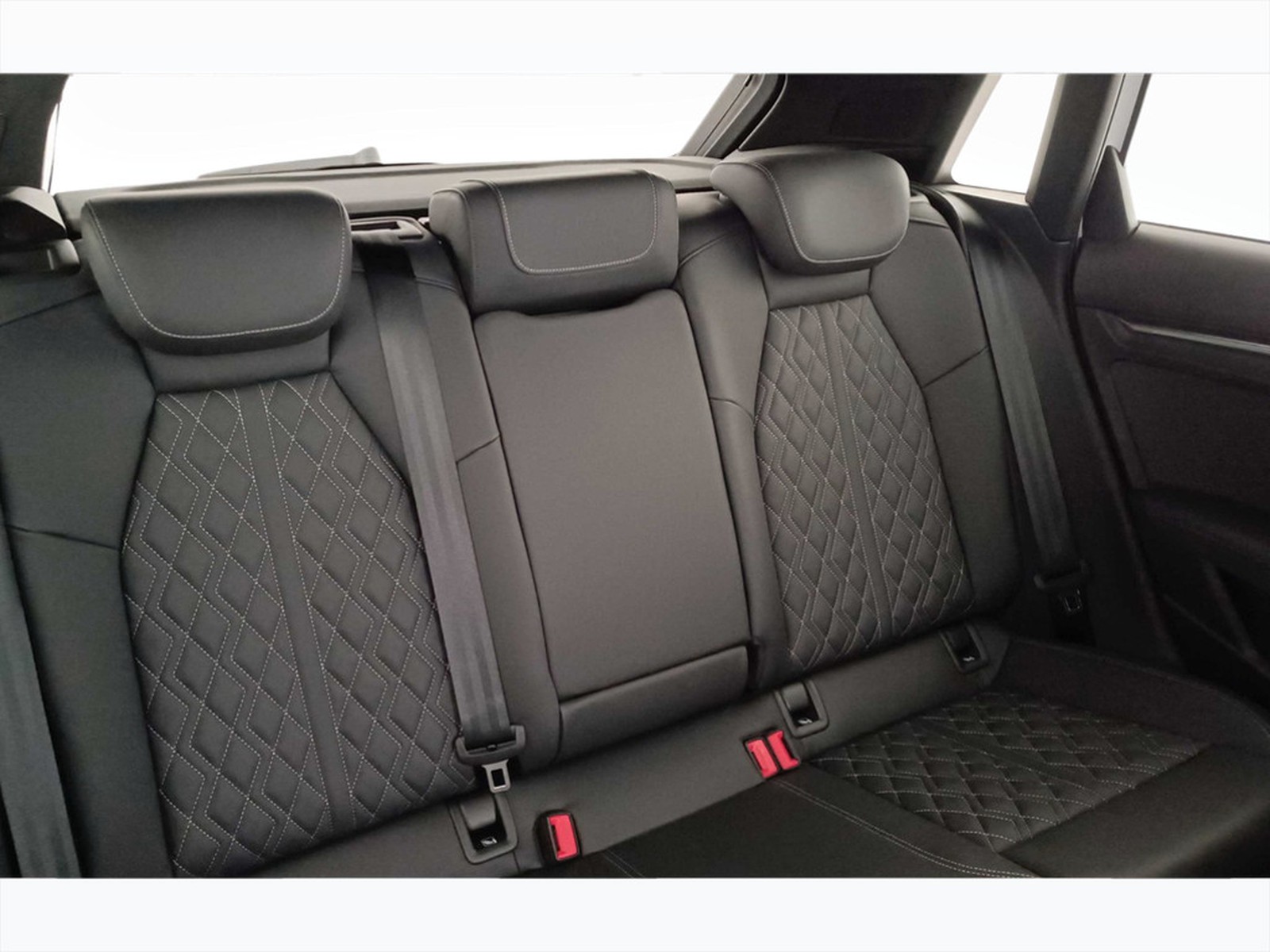 34 - Audi A3 sportback 45 1.4 tfsi e s line edition s tronic