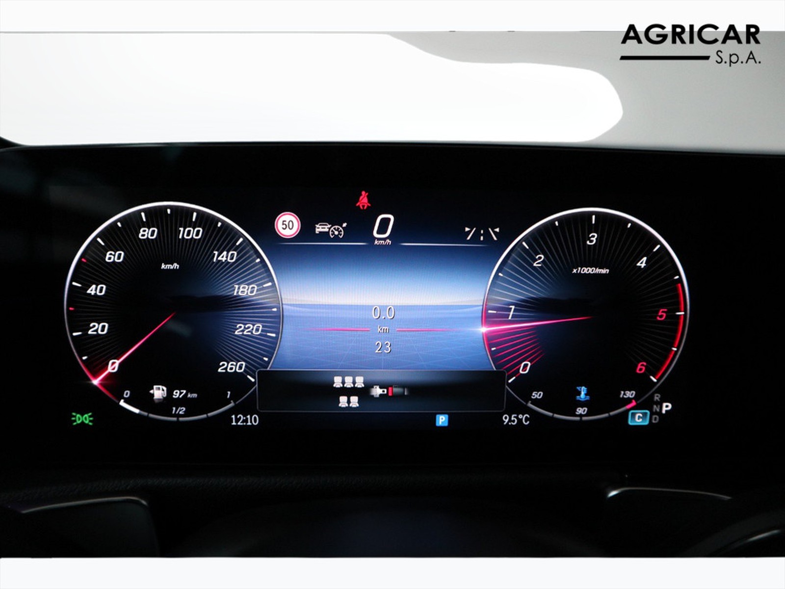 10 - Mercedes GLB 200 d amg line premium 8g-dct 7p.ti