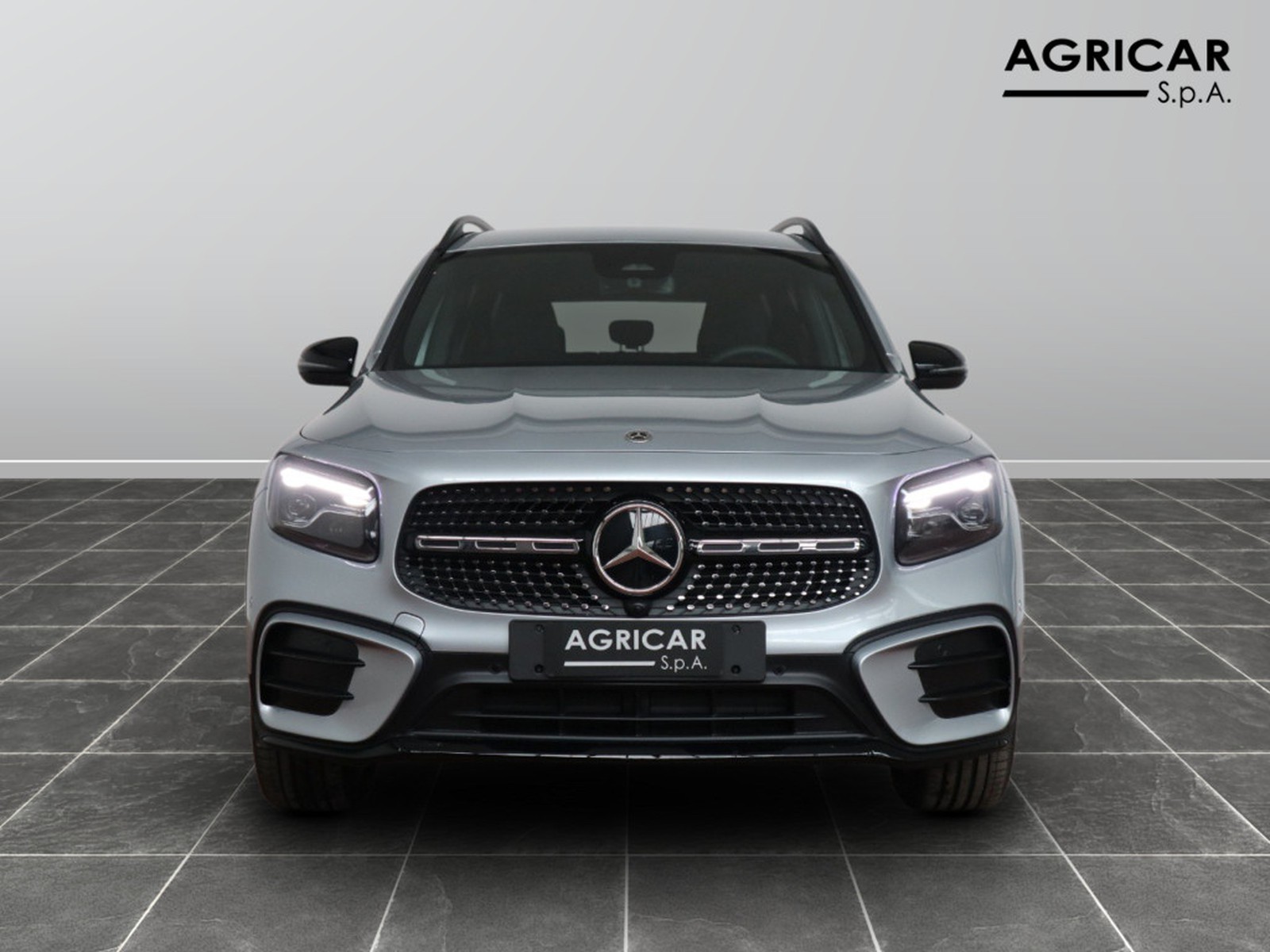 2 - Mercedes GLB 200 d amg line premium 8g-dct