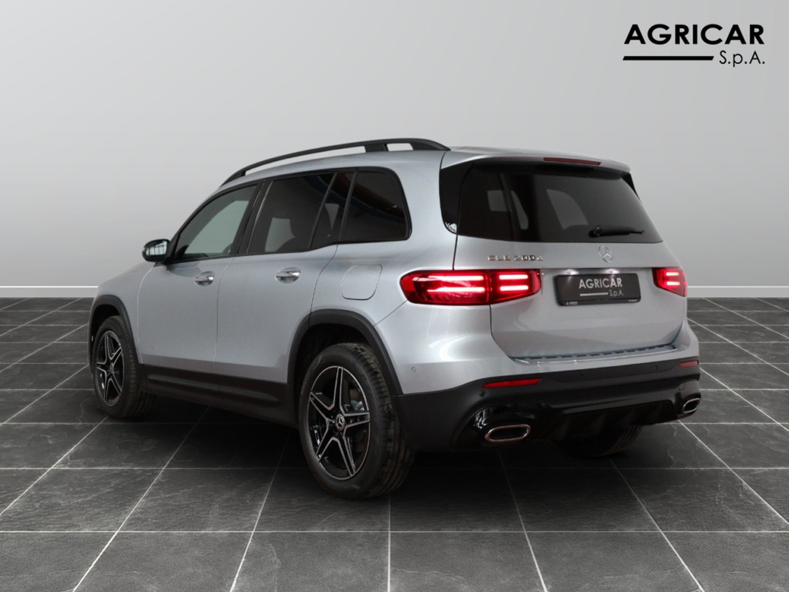 5 - Mercedes GLB 200 d amg line premium 8g-dct