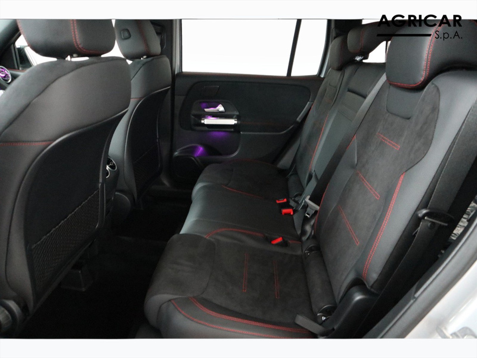 8 - Mercedes GLB 200 d amg line premium 8g-dct