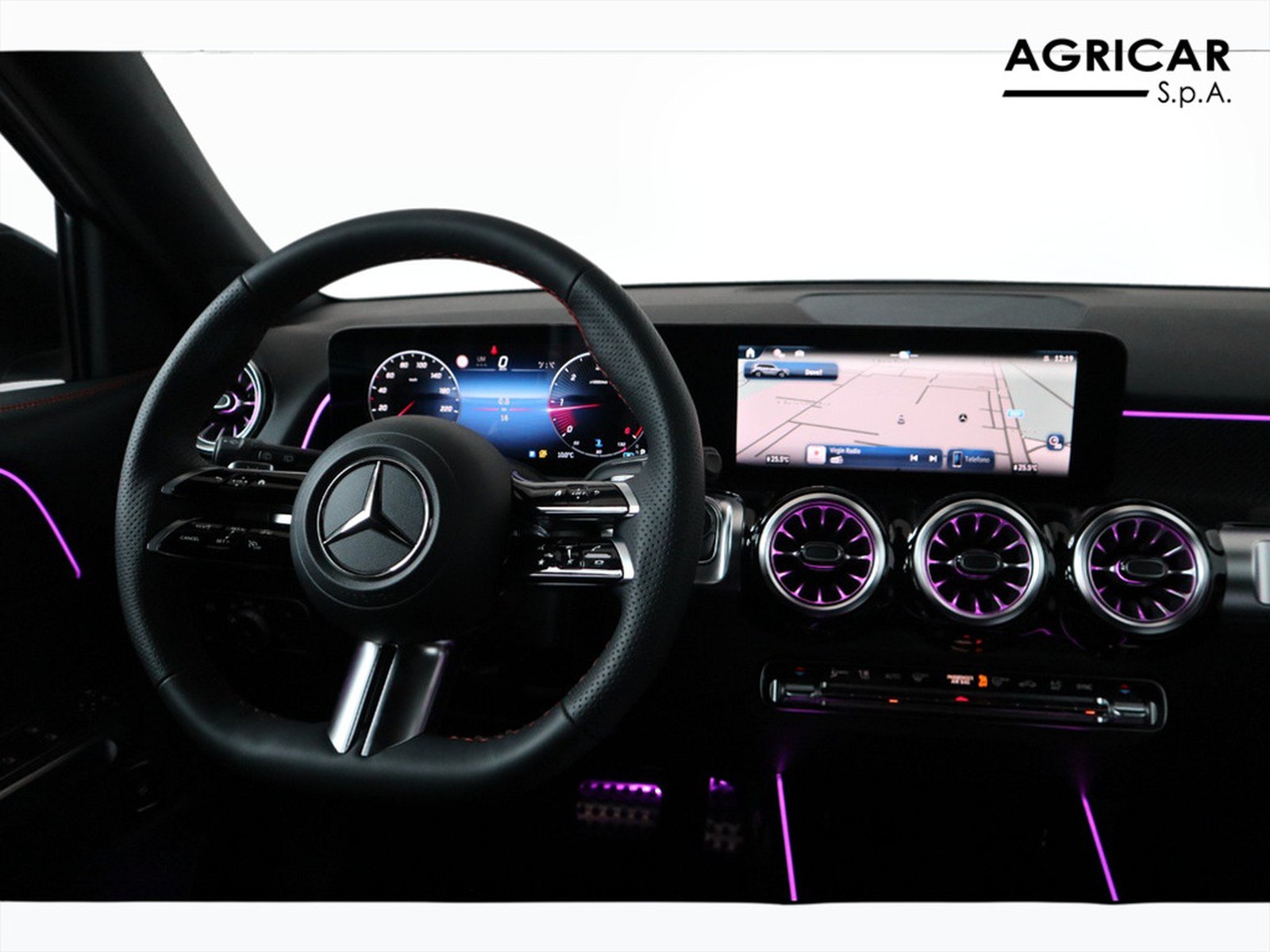 12 - Mercedes GLB 200 d amg line premium 8g-dct