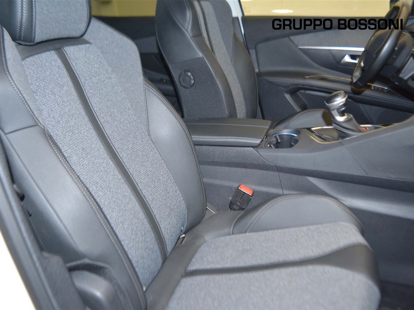 5 - Peugeot 3008 1.5 bluehdi 130cv allure s&s