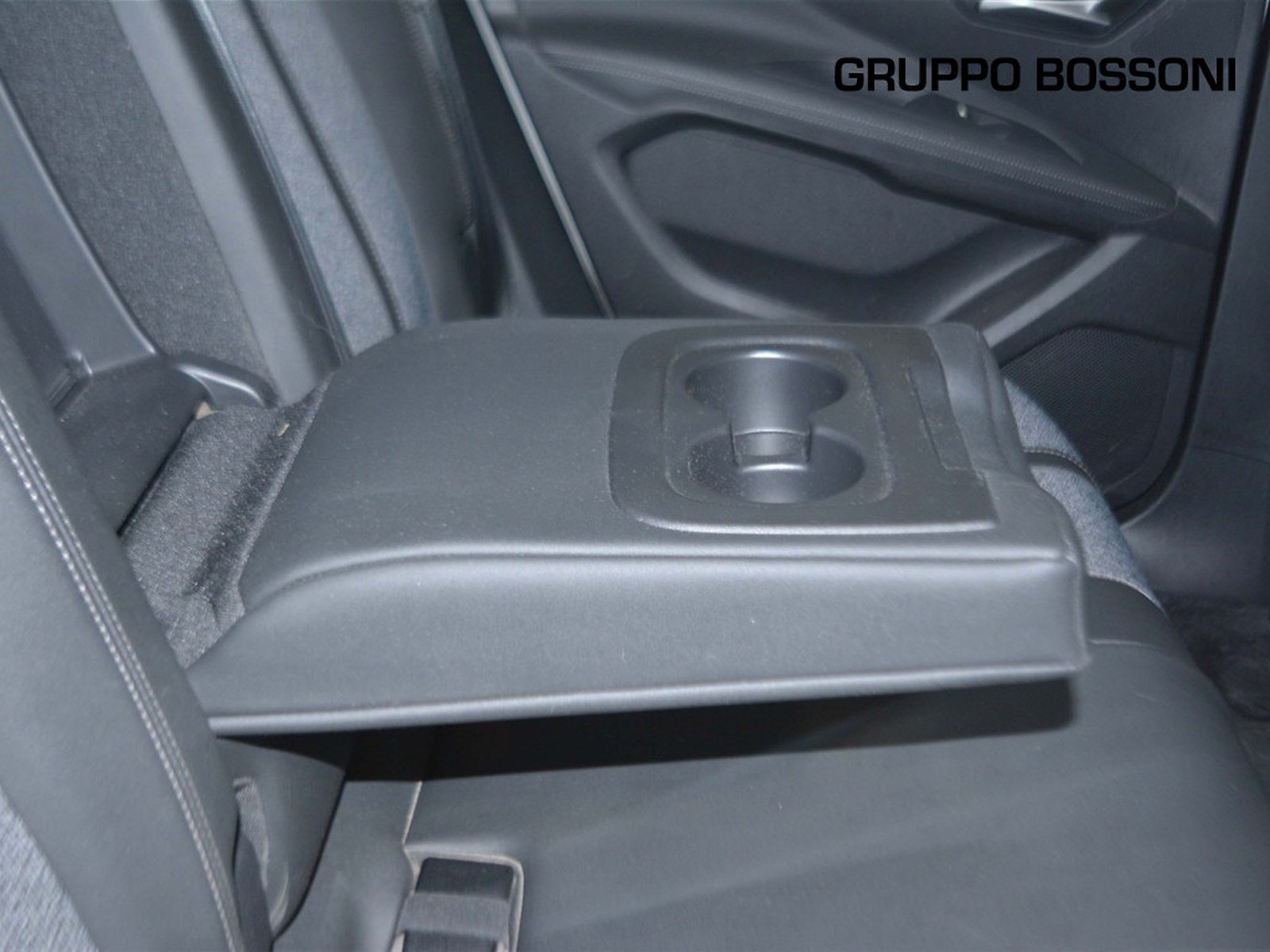 6 - Peugeot 3008 1.5 bluehdi 130cv allure s&s