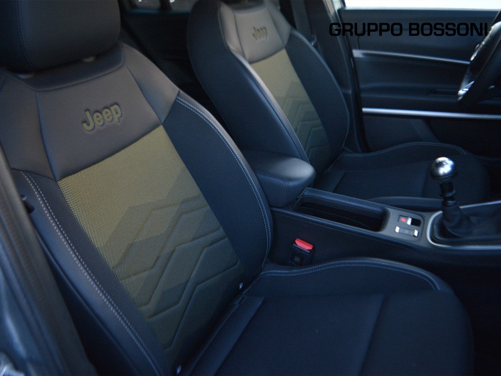 5 - Jeep Avenger 1.2 turbo 100cv summit fwd