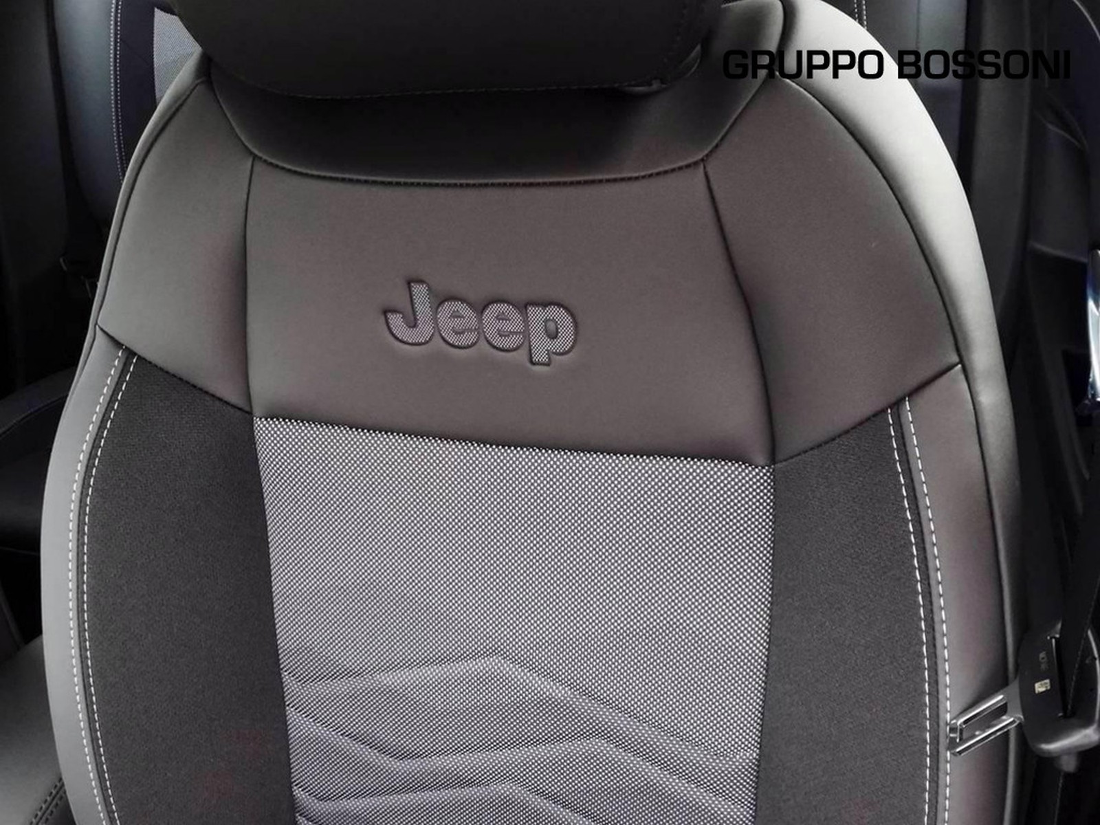 16 - Jeep Avenger 1.2 turbo 100cv altitude fwd