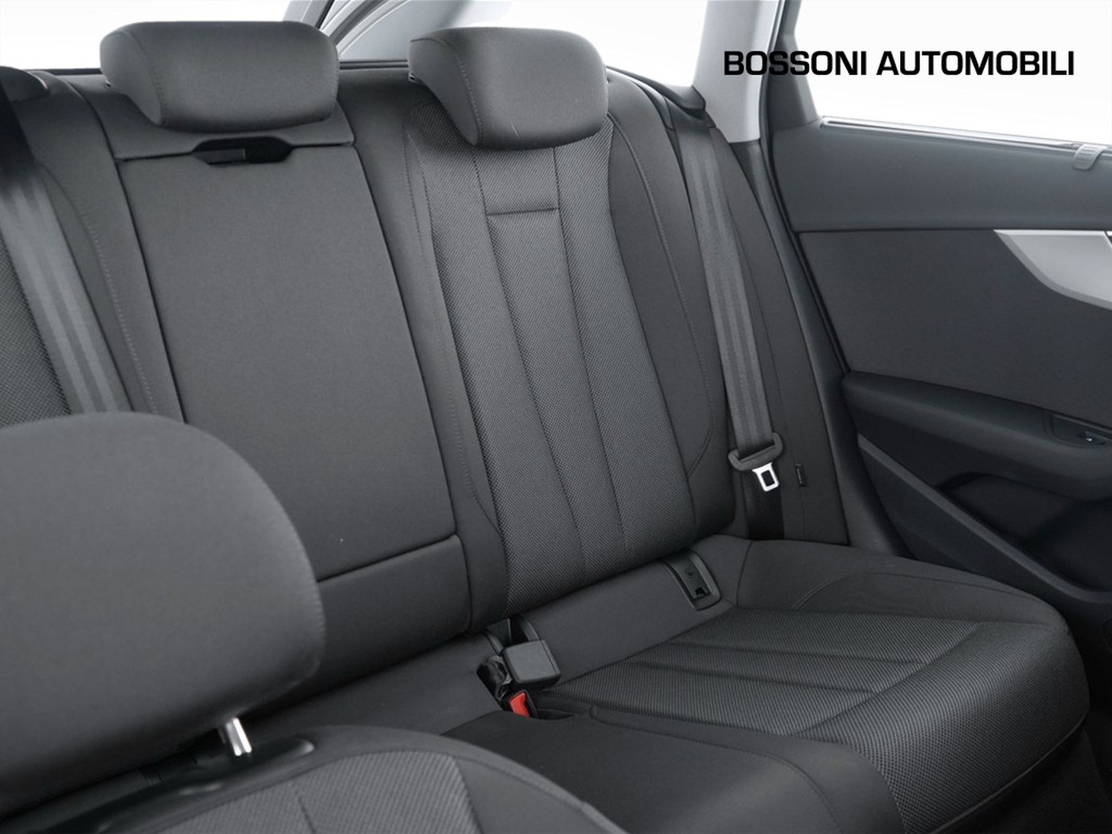 21 - Audi A4 avant 30 2.0 tdi mhev 136cv business s tronic