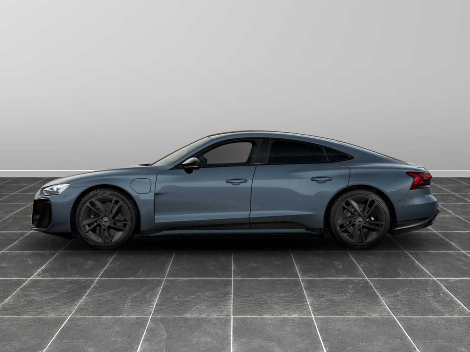 3 - Audi e-tron GT s quattro