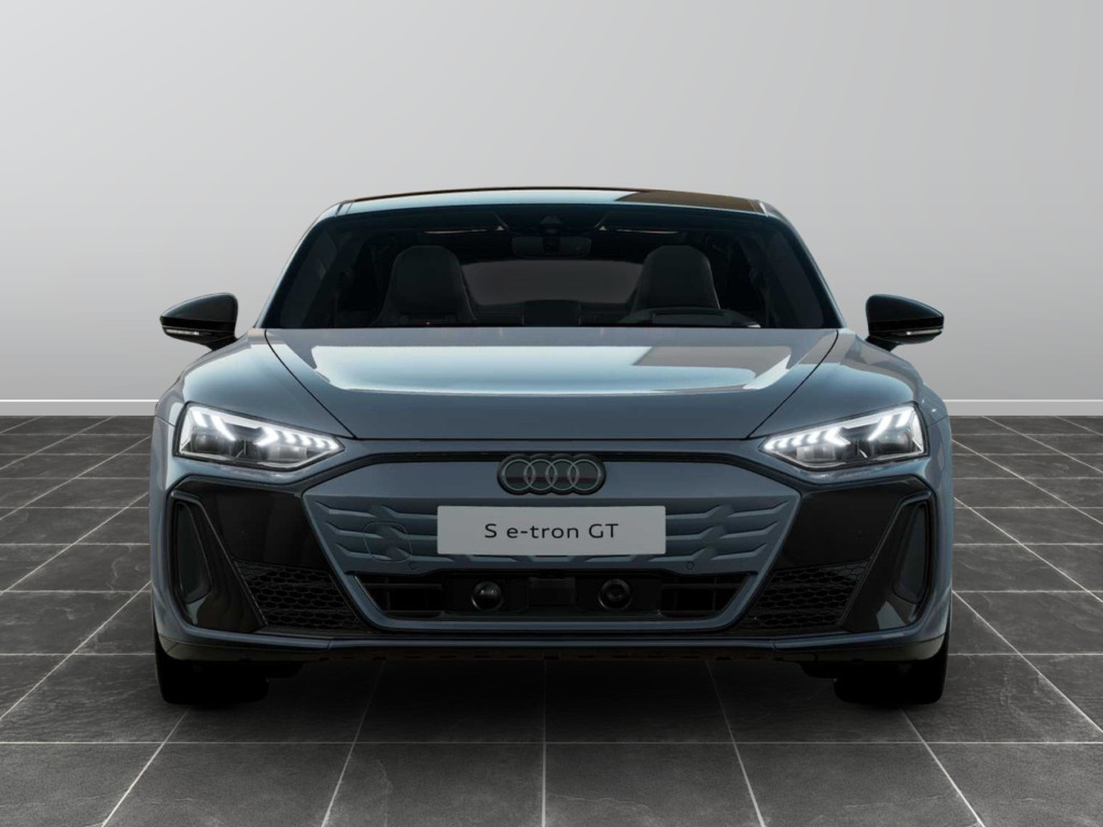 4 - Audi e-tron GT s quattro