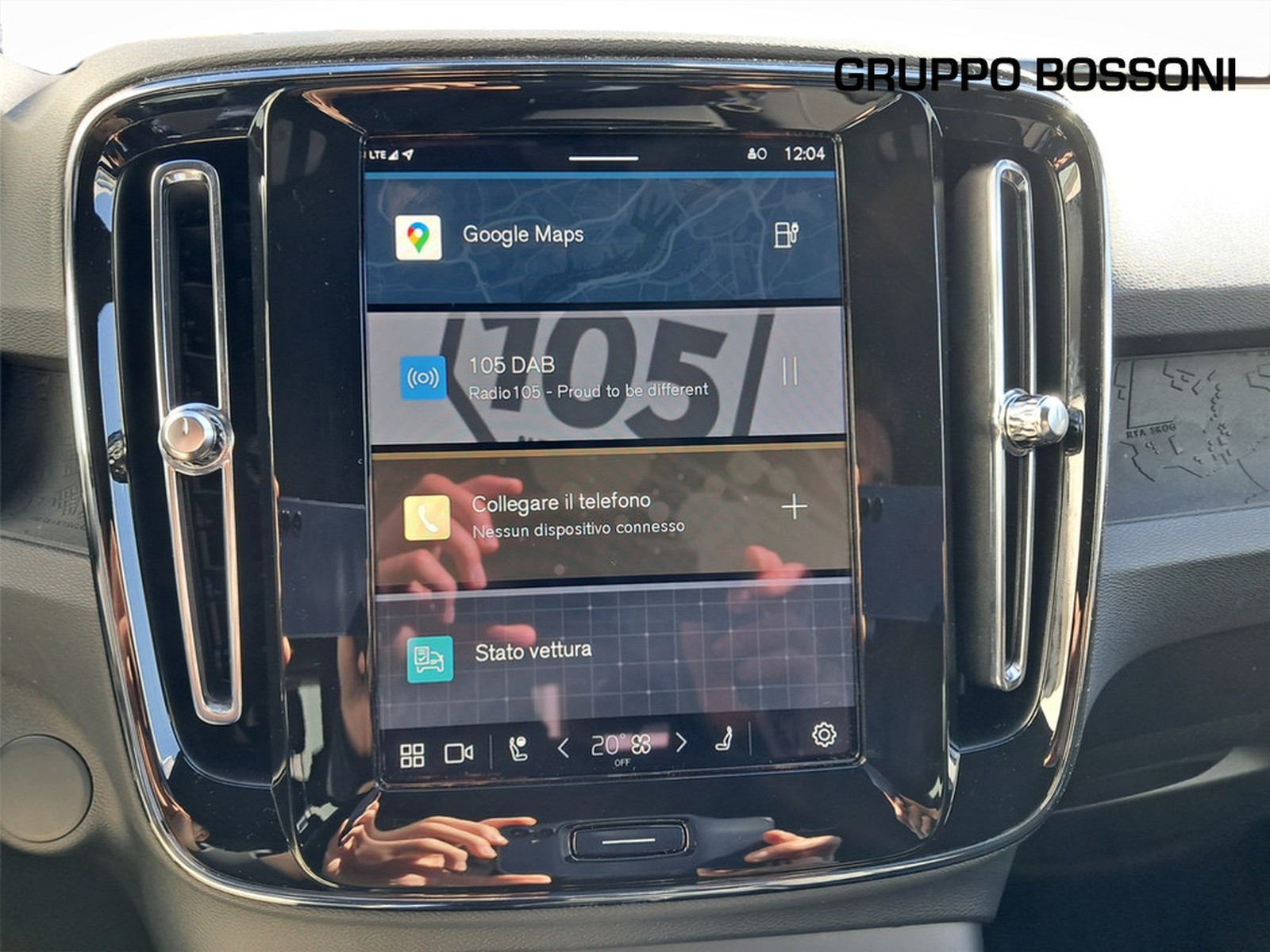 9 - Volvo XC40 82kwh twin motor plus awd edt