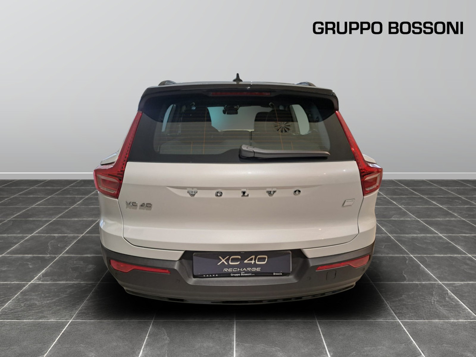 5 - Volvo XC40 single motor plus rwd edt