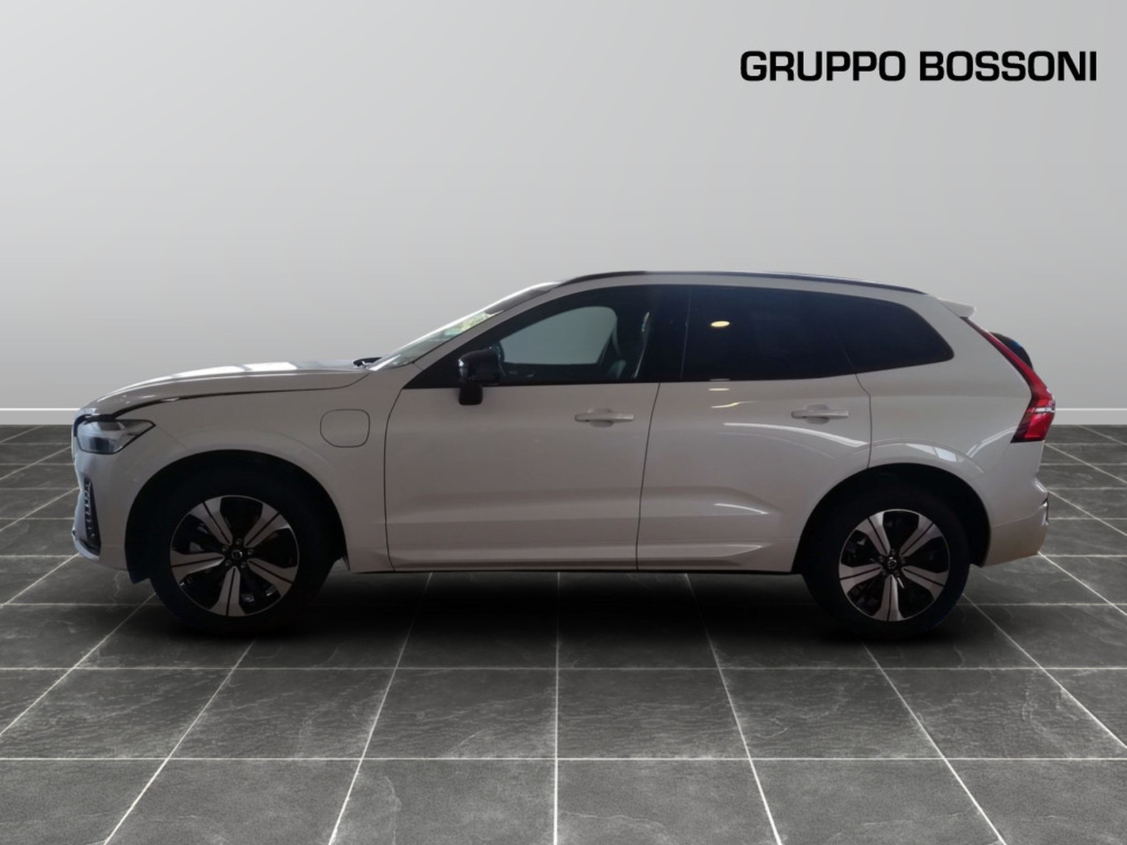 4 - Volvo XC60 2.0 t6 plug-in hybrid plus dark awd automatico