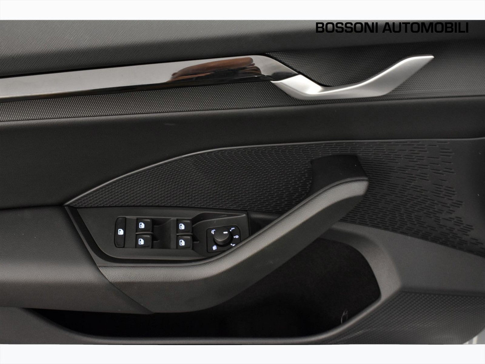 17 - Skoda Octavia wagon 2.0 tdi 150cv executive dsg