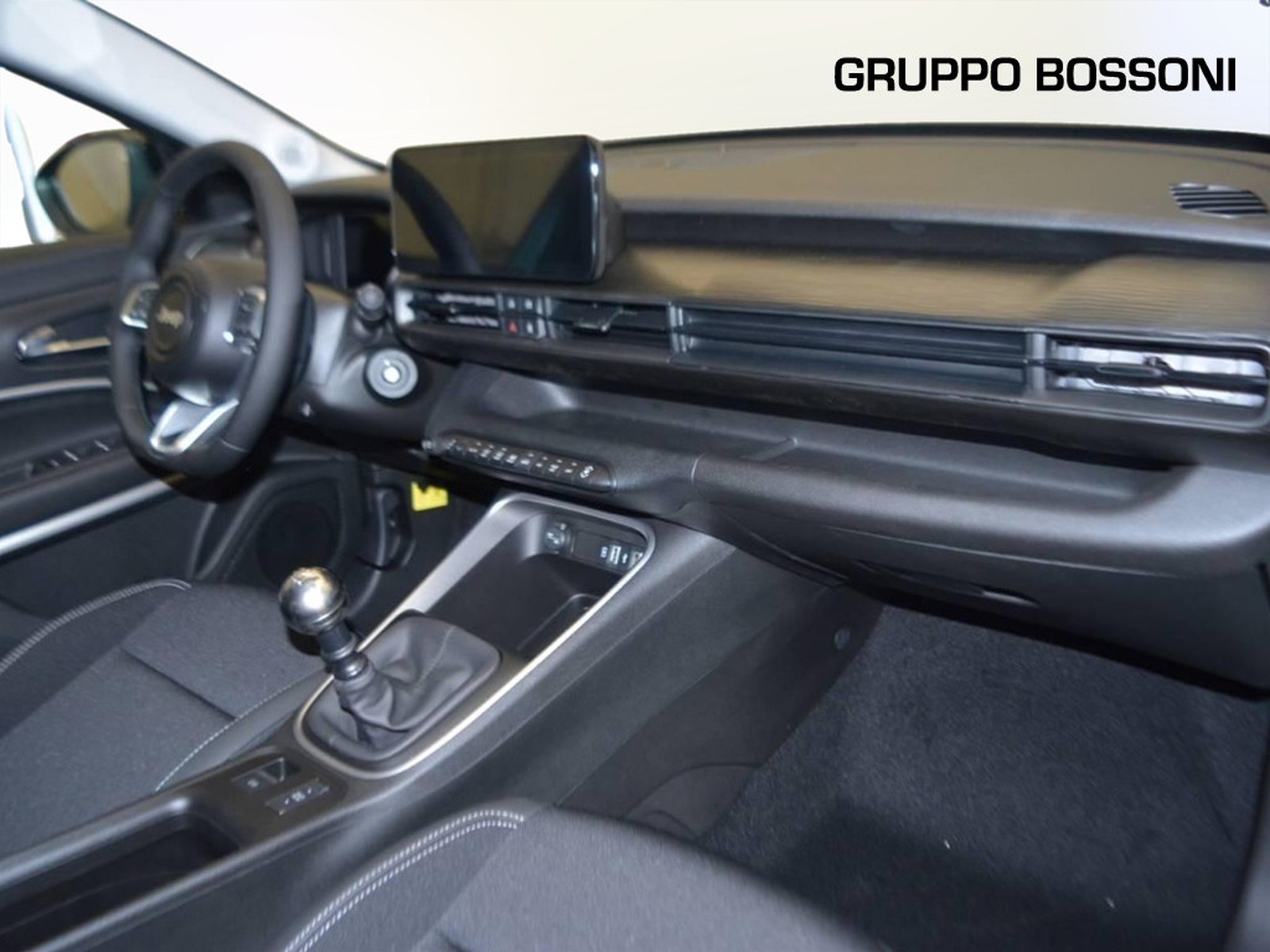 8 - Jeep Avenger 1.2 turbo 100cv altitude fwd