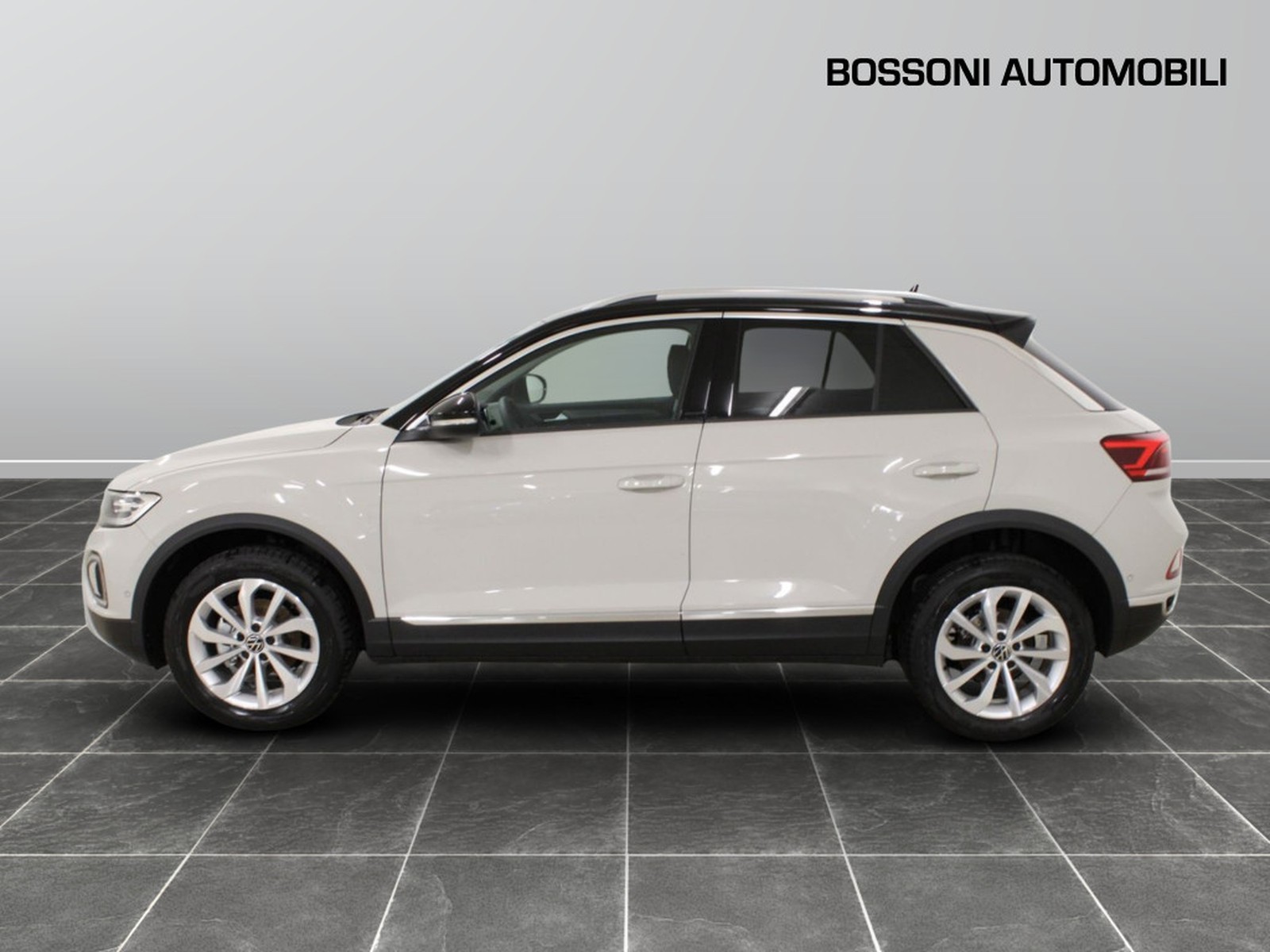 3 - Volkswagen T-Roc 1.0 tsi 115cv style