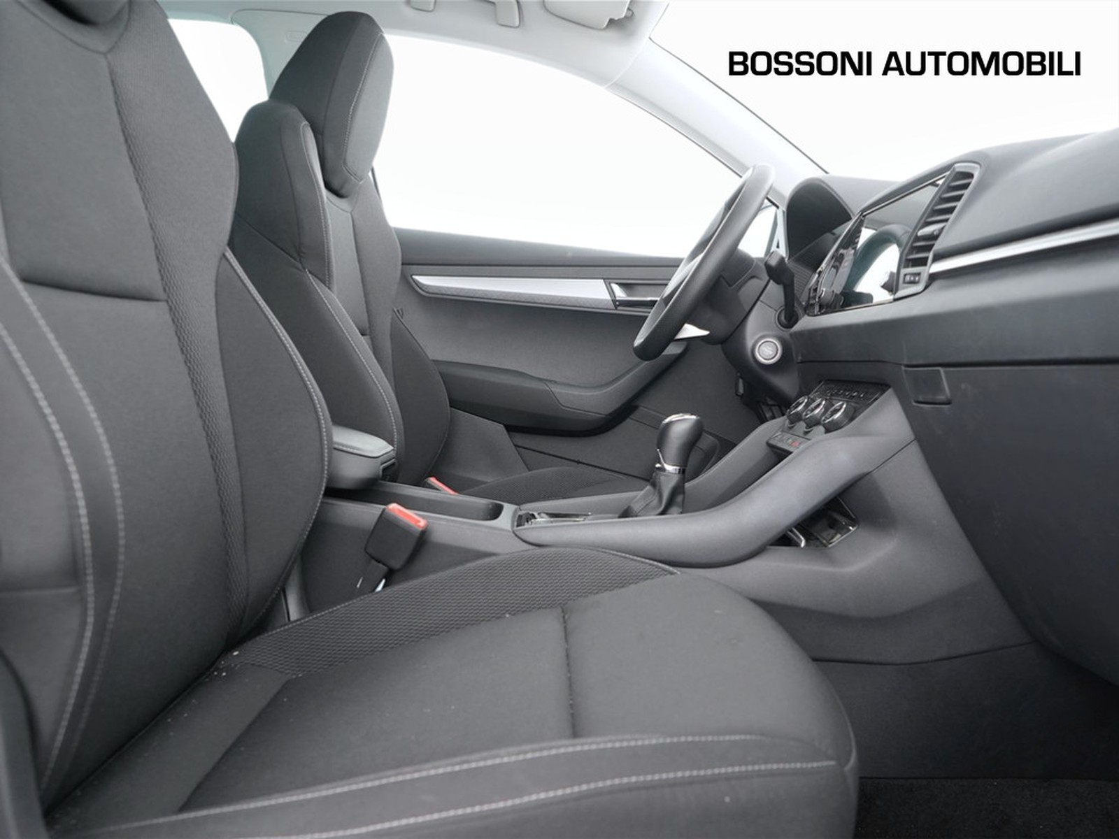 8 - Skoda Karoq 1.0 tsi act 115cv executive