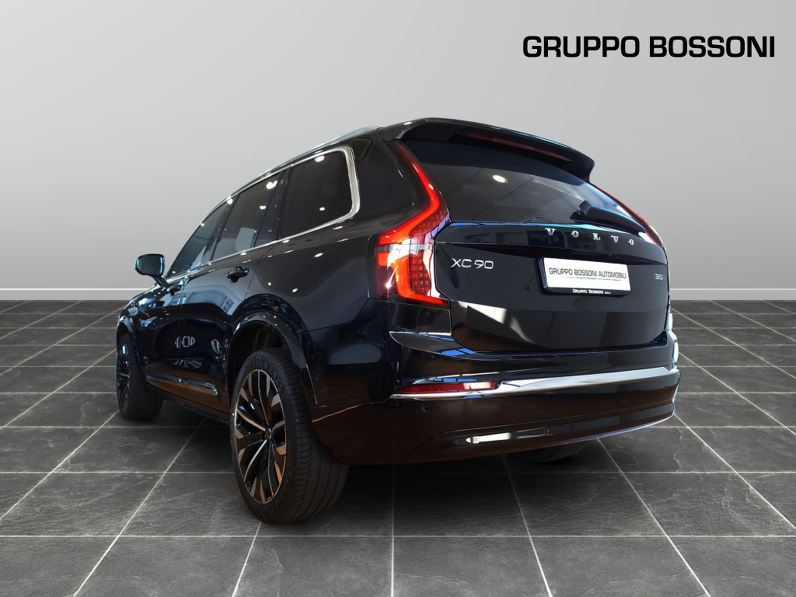 8 - Volvo XC90 2.0 b5 plus bright awd automatico 7p.ti