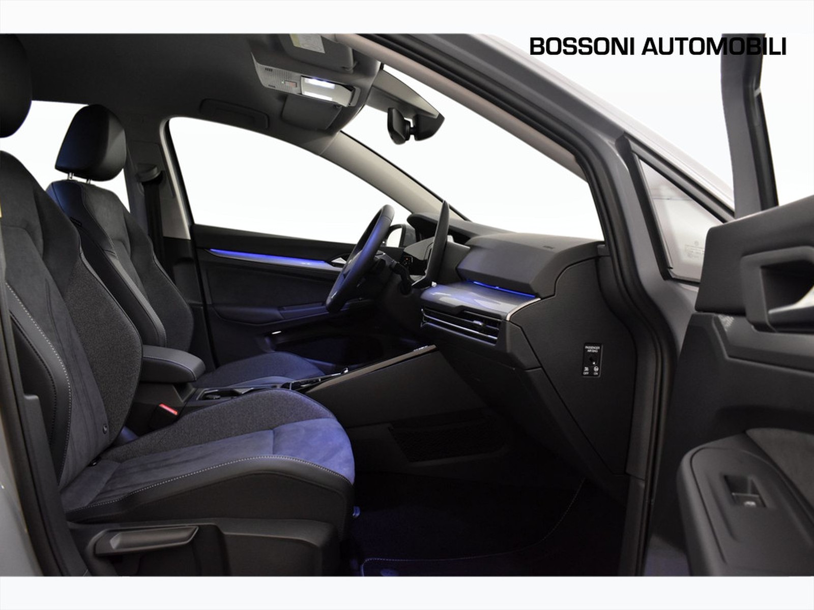 8 - Volkswagen Golf 1.5 tsi ehybrid 204cv style dsg