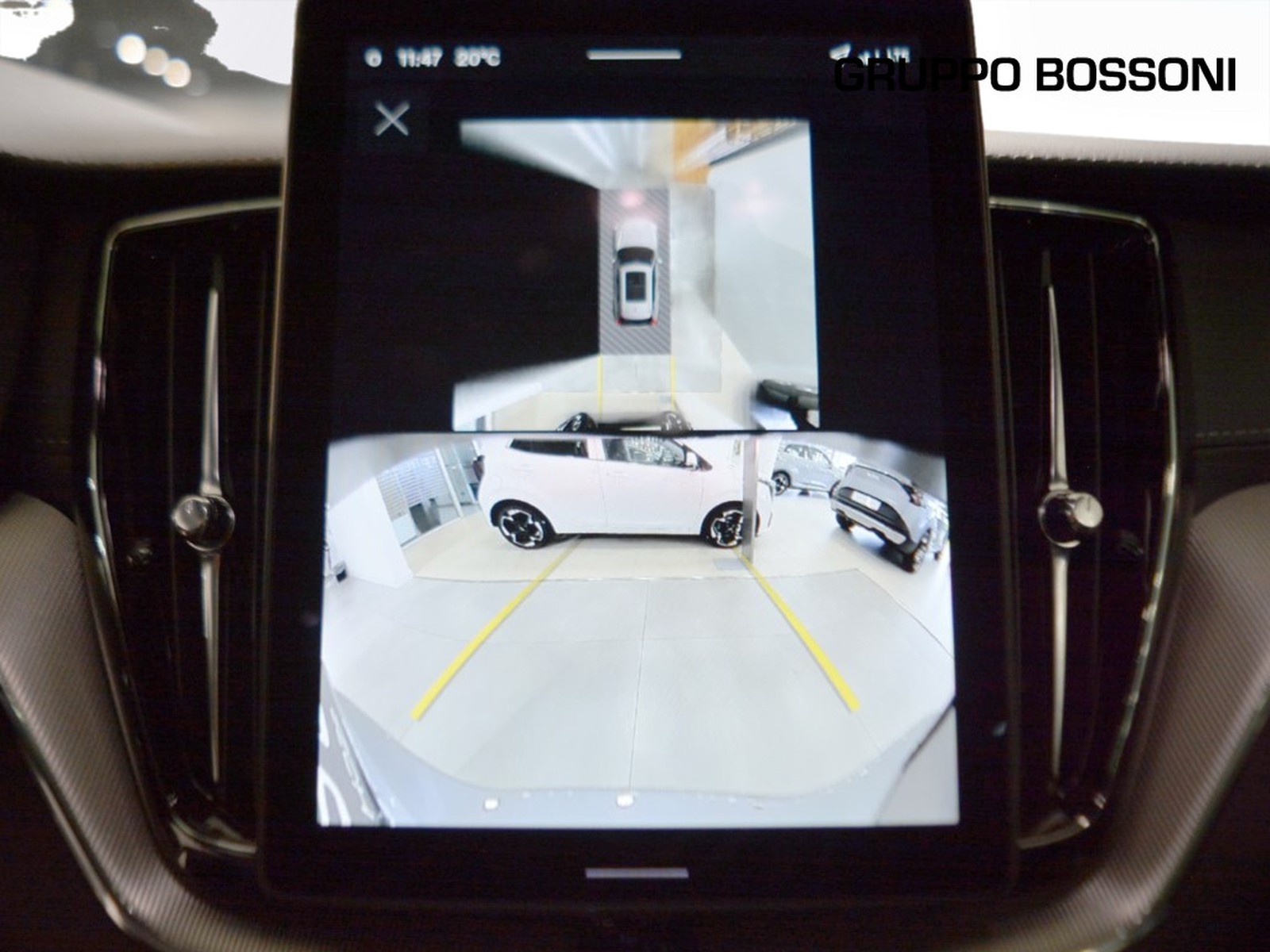 21 - Volvo XC60 2.0 t6 plug-in hybrid ultra black edition awd automatico