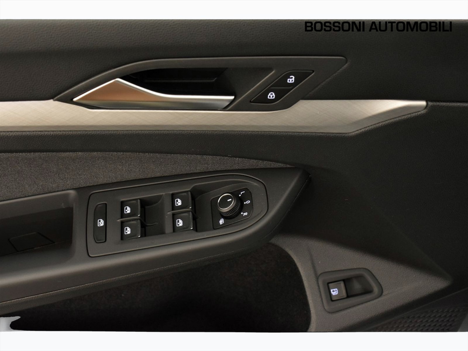 16 - Volkswagen Golf 1.5 tsi ehybrid 204cv edition plus dsg