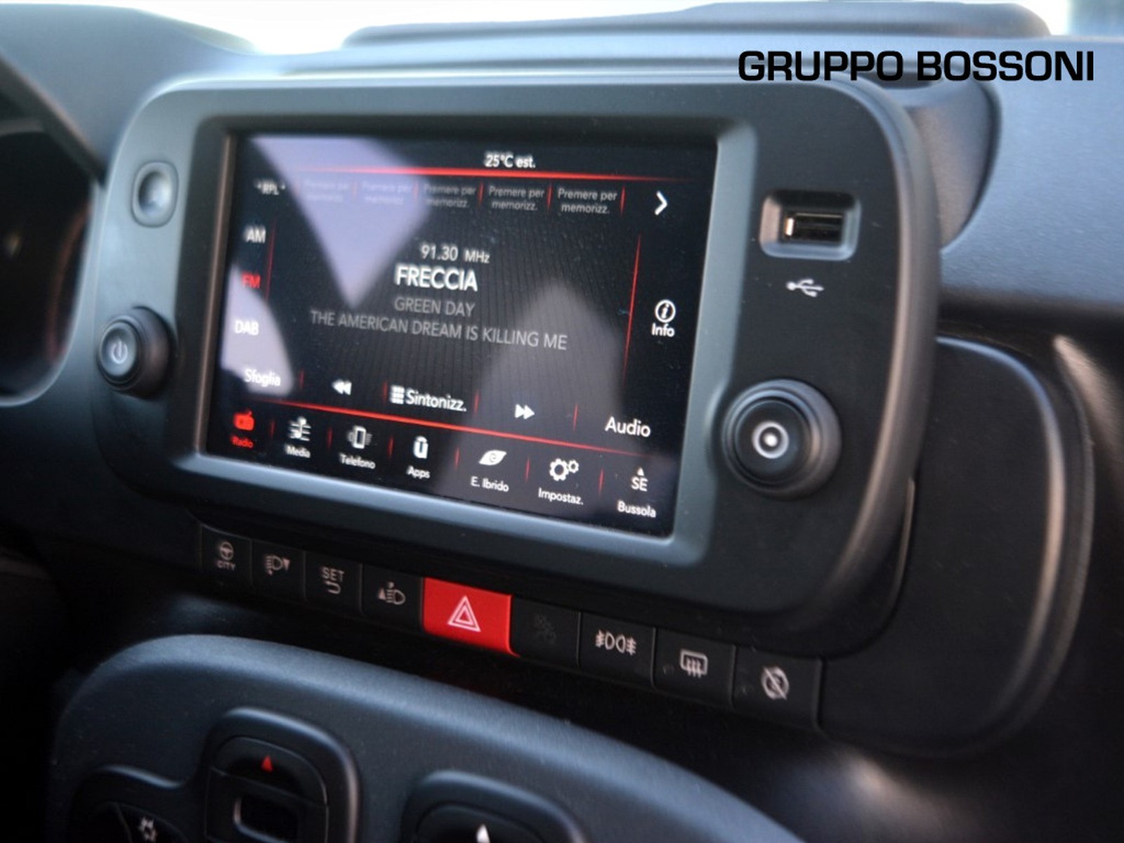 10 - Fiat Panda cross 1.0 firefly hybrid 70cv s&s 5p.ti