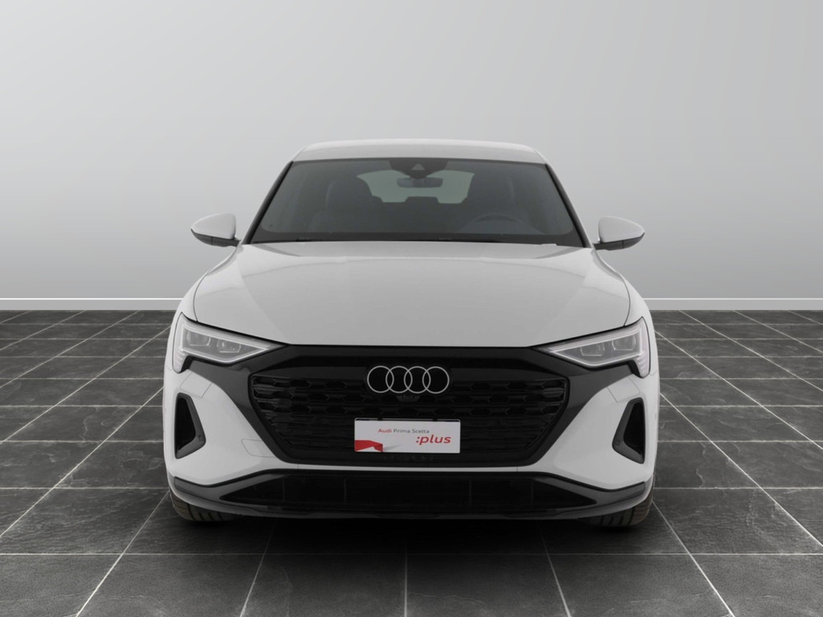 14 - Audi Q8 e-tron 50 business advanced quattro