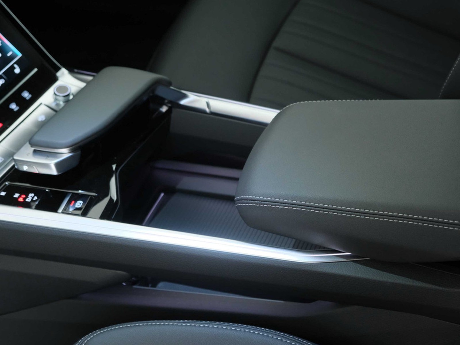 29 - Audi Q8 e-tron 50 business advanced quattro