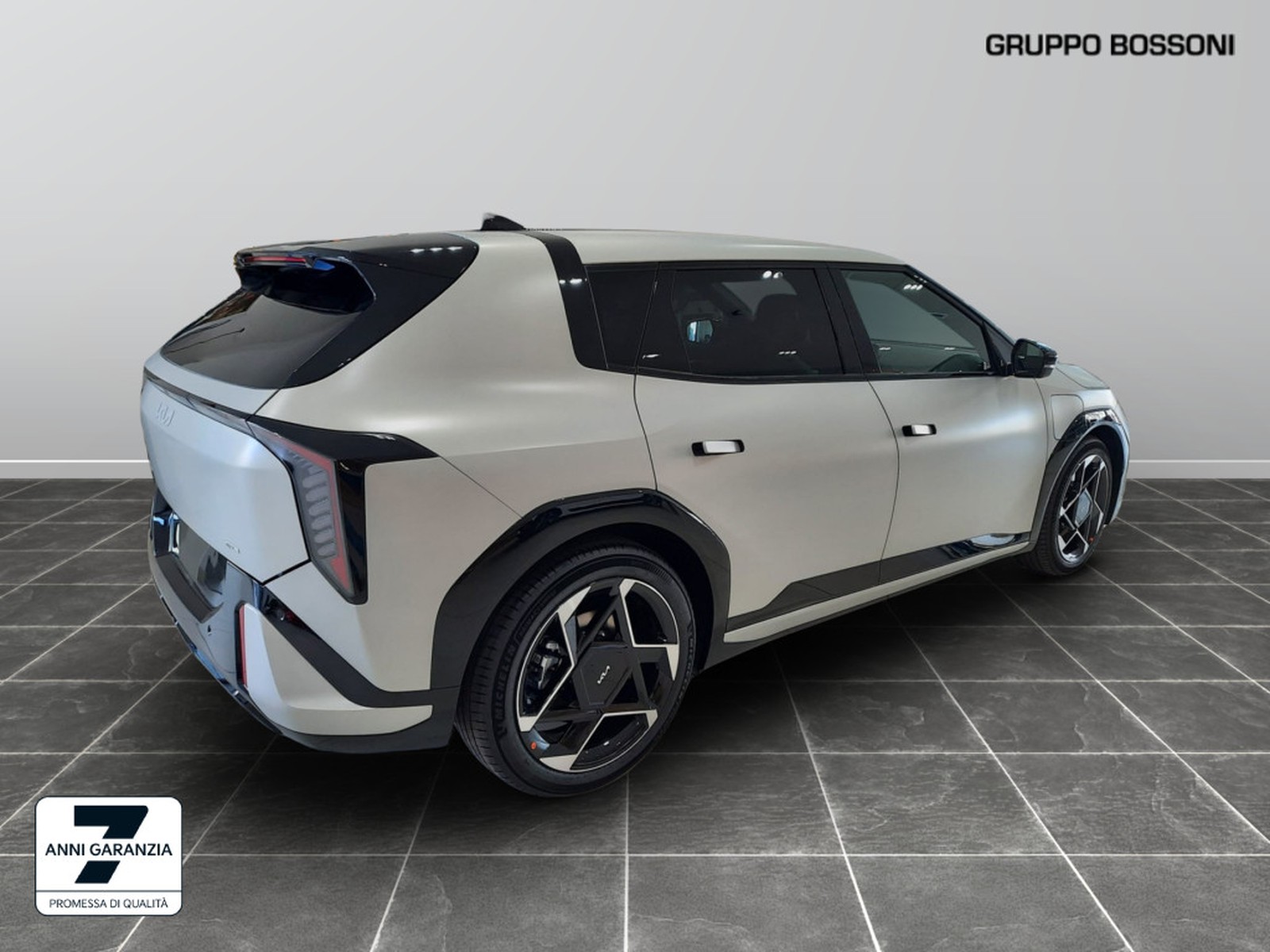 3 - Kia EV4 81,4 kwh long range gt-line launch edition fwd
