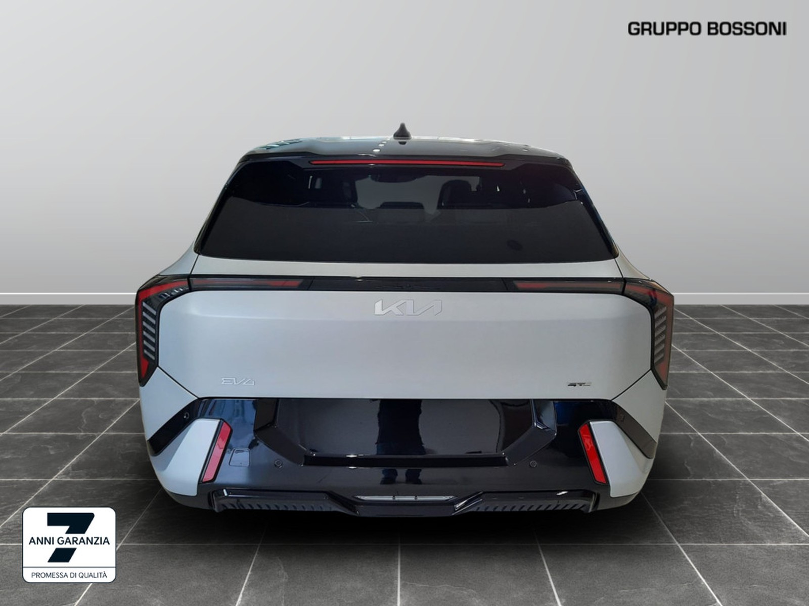 4 - Kia EV4 81,4 kwh long range gt-line launch edition fwd