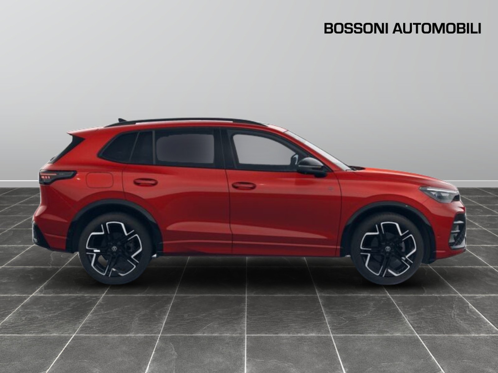 5 - Volkswagen Tiguan 1.5 etsi act 150cv r-line plus dsg