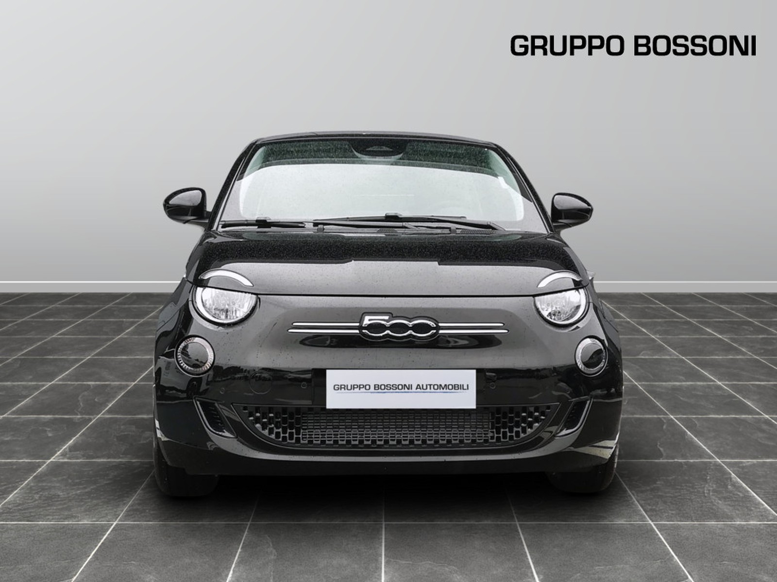 2 - Fiat 500 500e 42 kwh entry pack tech