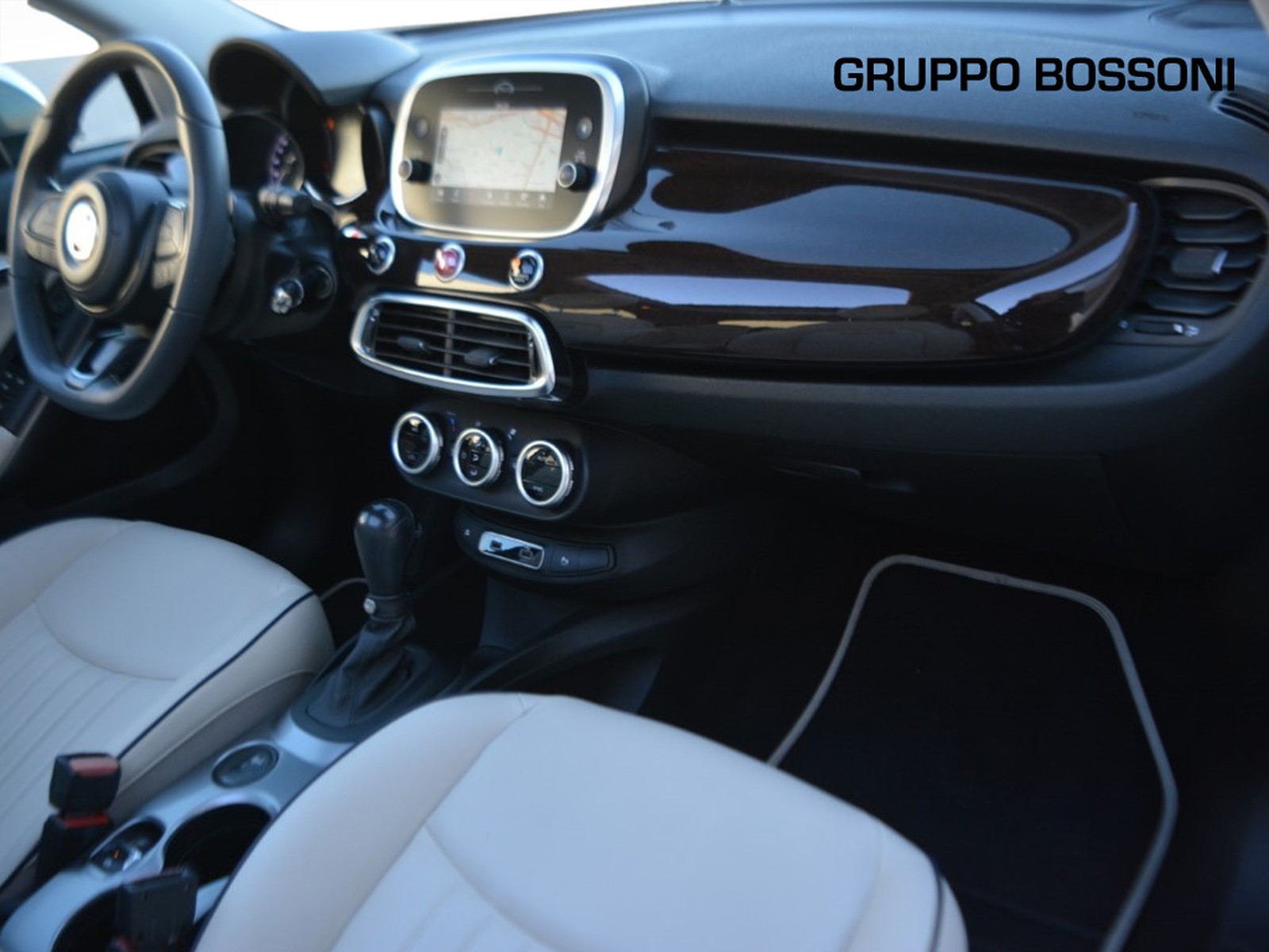 8 - Fiat 500X x 1.3 t4 150cv yacht club capri dct