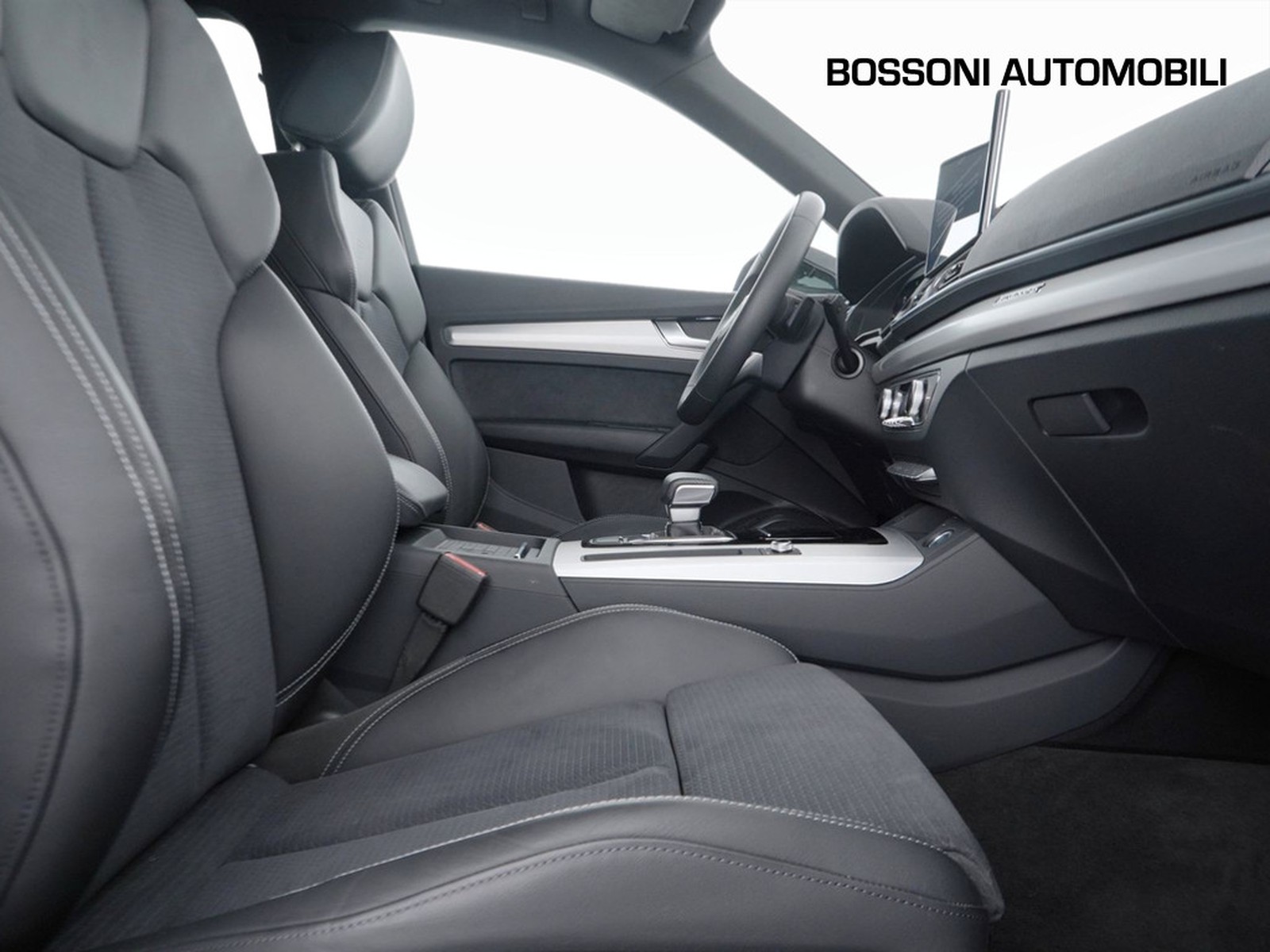 16 - Audi Q5 40 2.0 tdi mhev 12v s line quattro s tronic