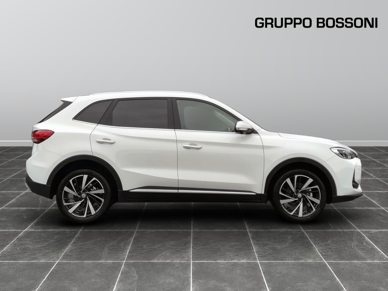 4 - Mg ZS 1.5 hybrid+ luxury auto