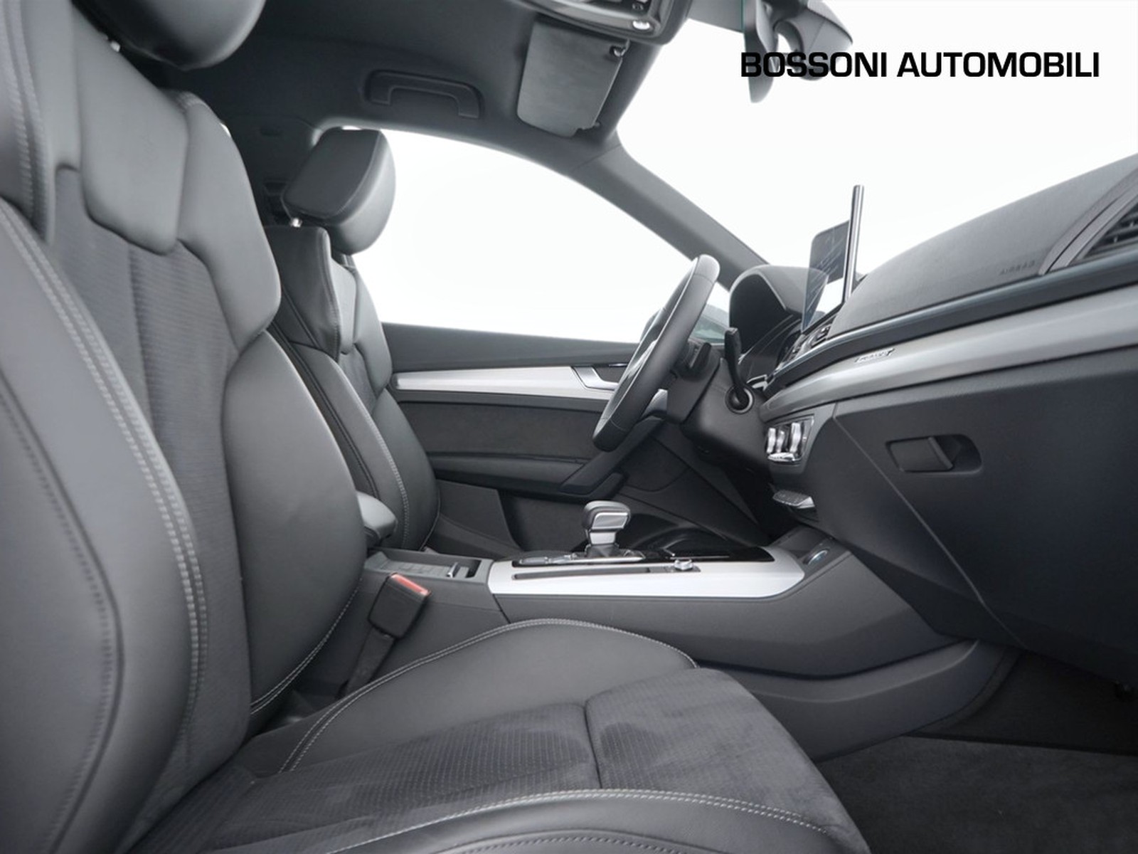 16 - Audi Q5 40 2.0 tdi mhev 12v s line quattro s tronic