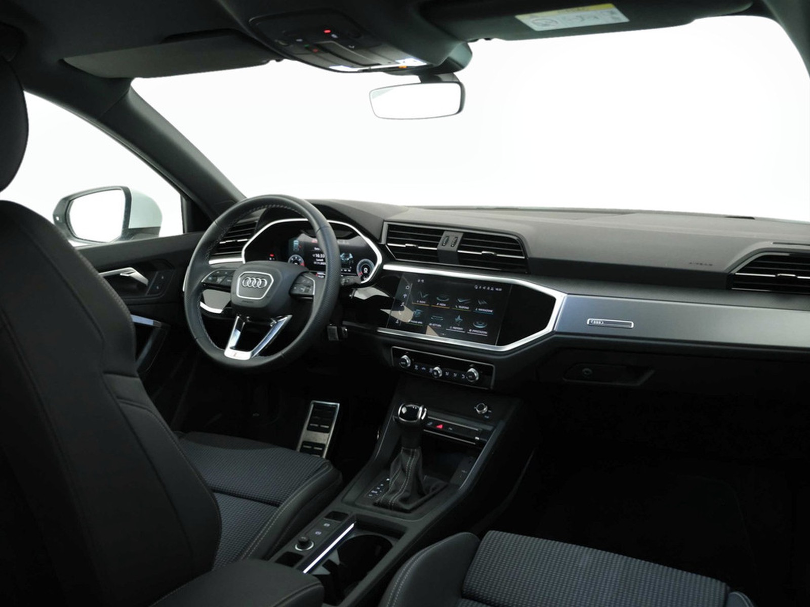 3 - Audi Q3 35 2.0 tdi s line edition s tronic