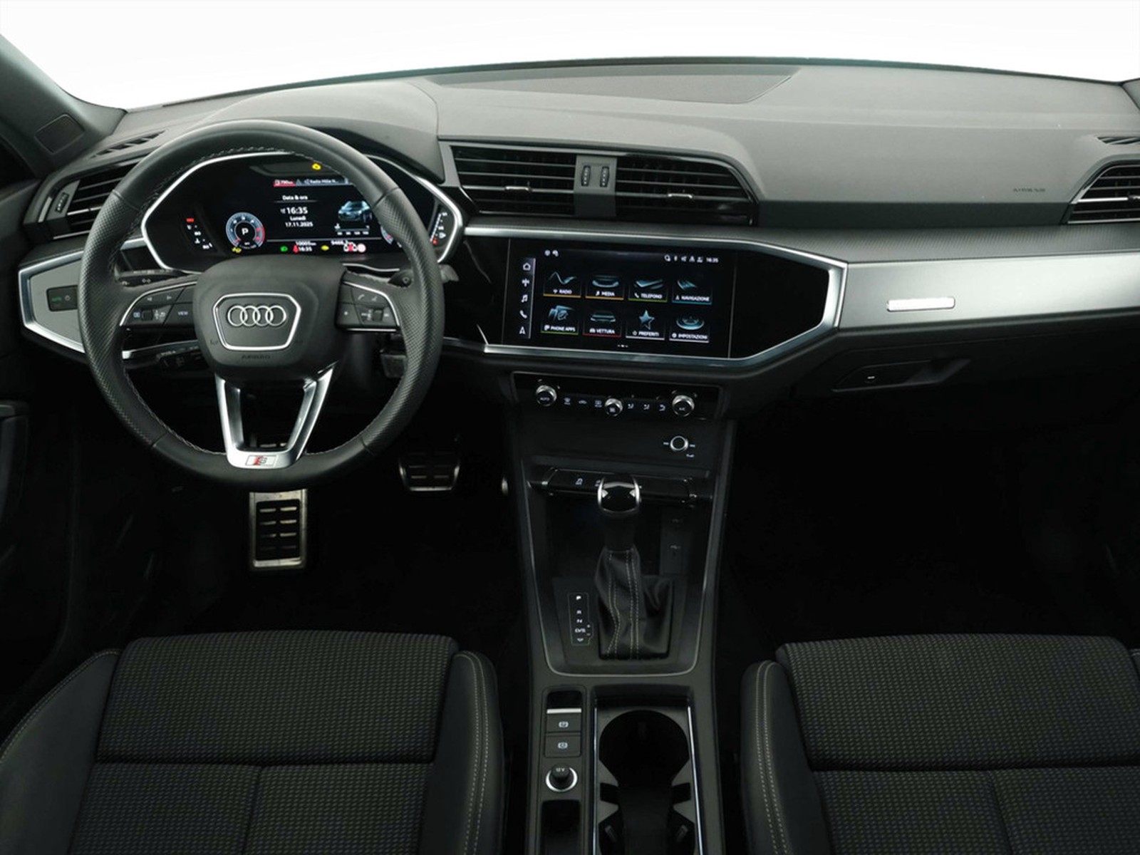 17 - Audi Q3 35 2.0 tdi s line edition s tronic