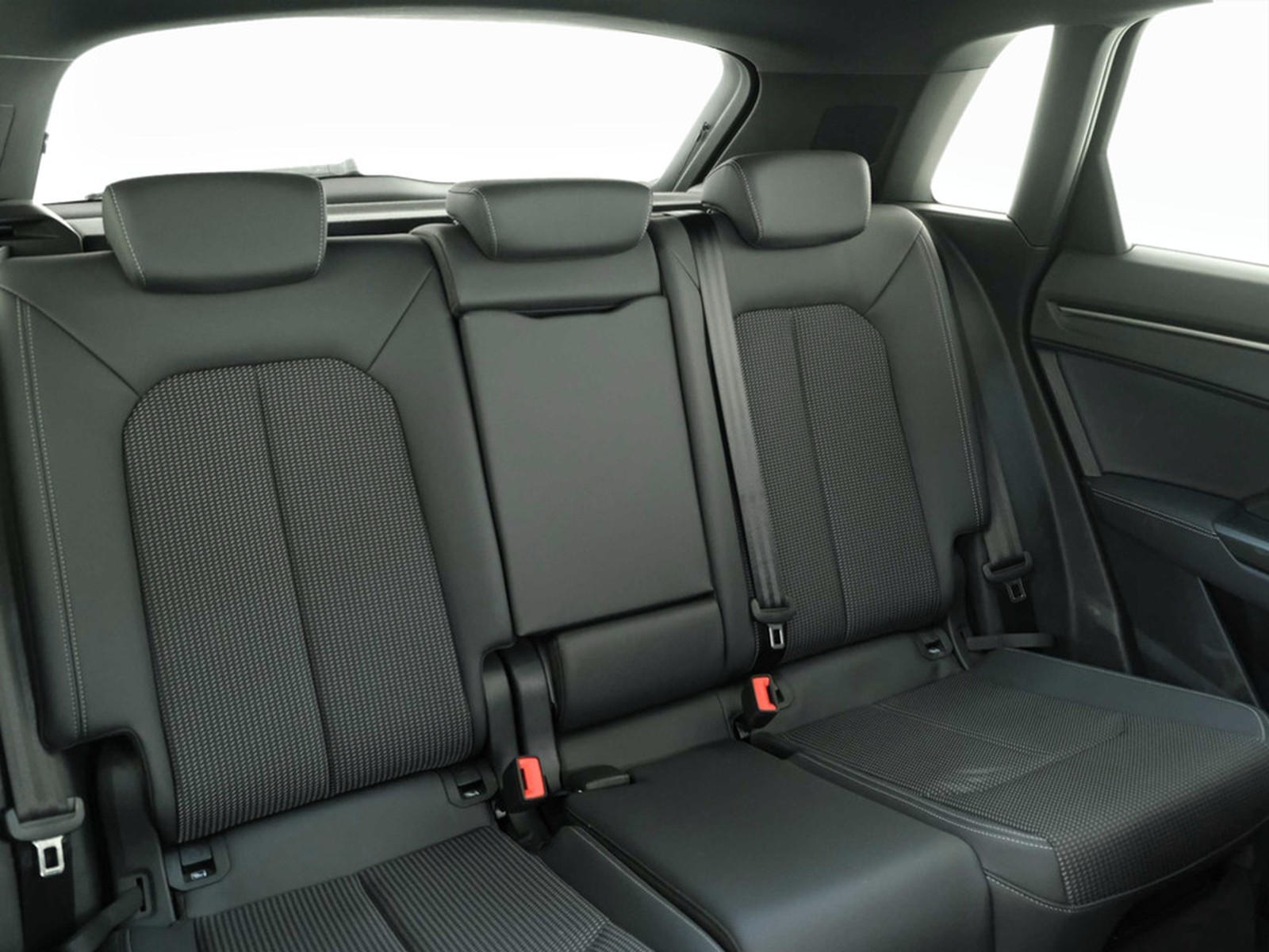 35 - Audi Q3 35 2.0 tdi s line edition s tronic