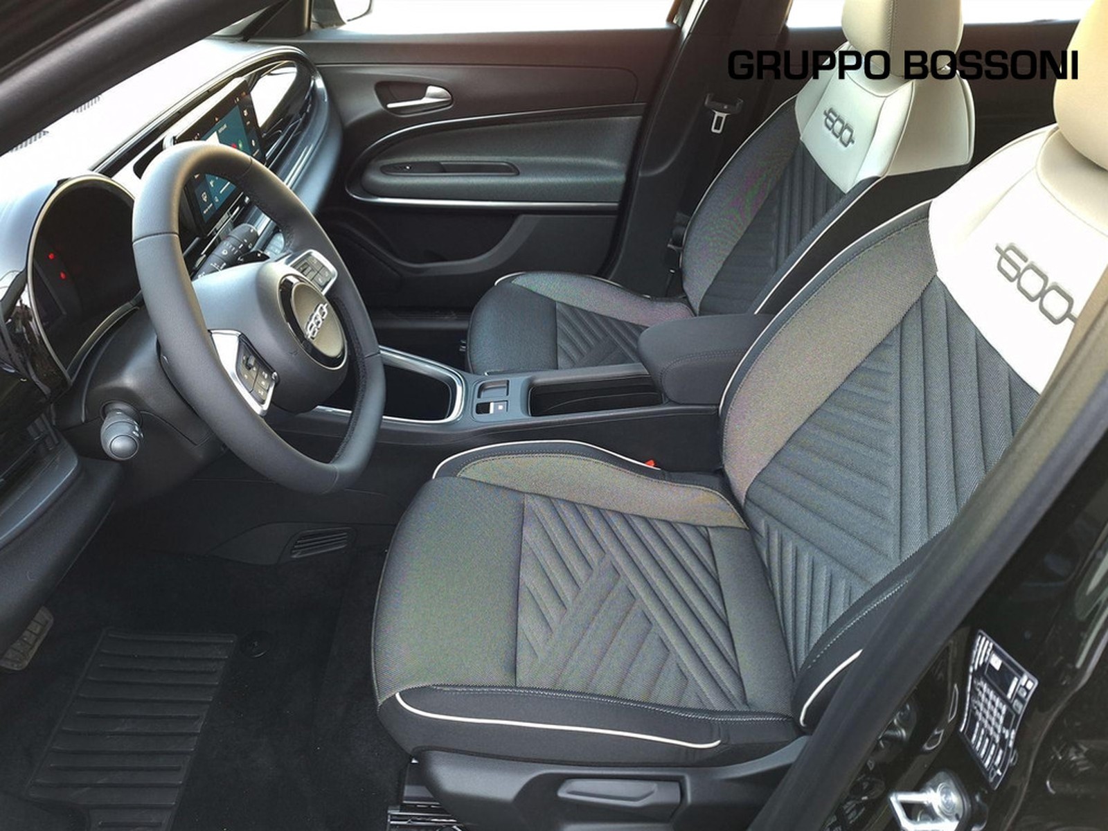 11 - Fiat 600 1.2 hybrid 145cv icon