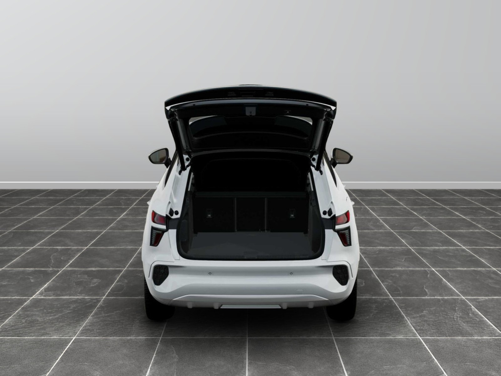 6 - Audi Q3 1.5 e-hybrid 272cv business s tronic