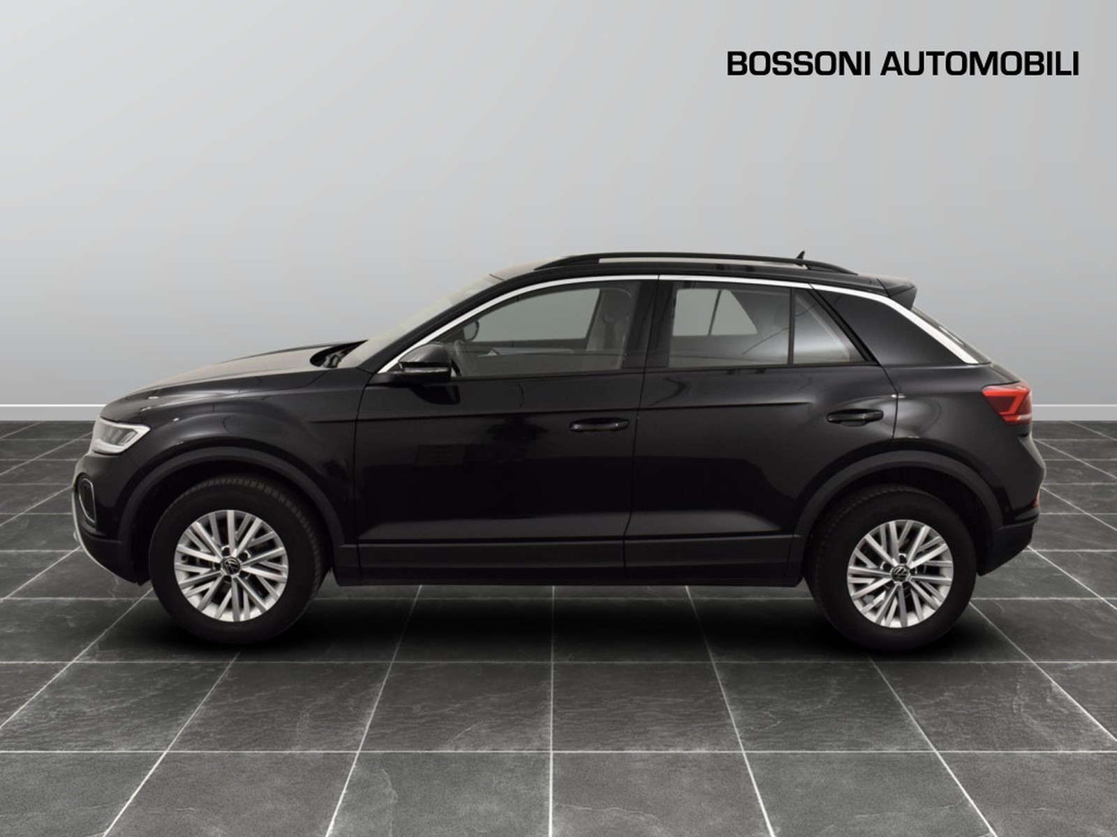 3 - Volkswagen T-Roc 1.5 tsi act life dsg