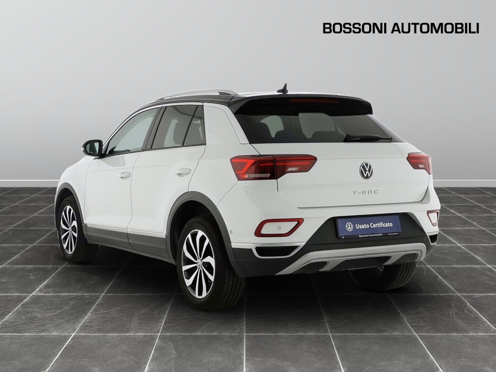 4 - Volkswagen T-Roc 1.0 tsi 110cv style