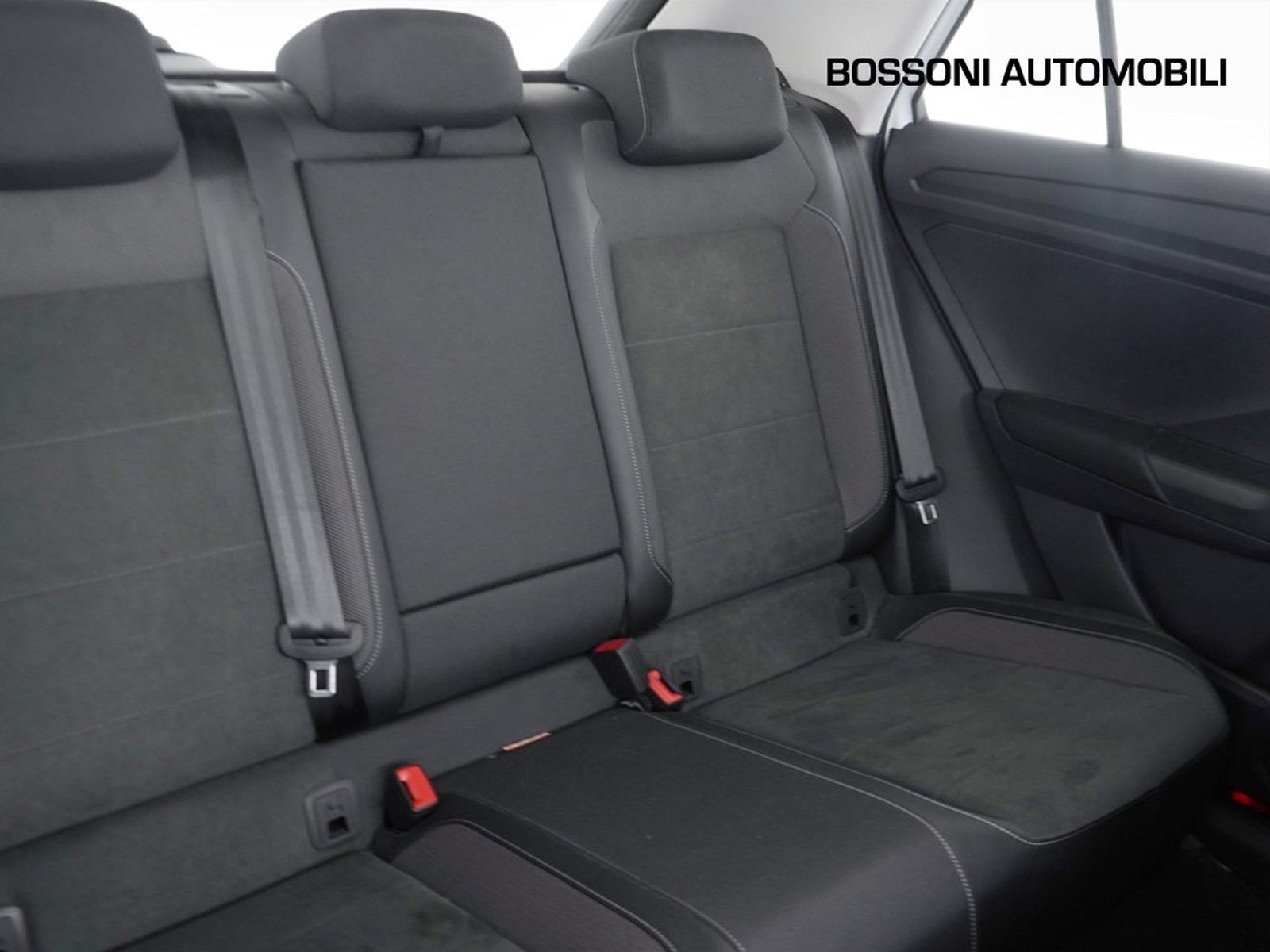 21 - Volkswagen T-Roc 1.0 tsi 110cv style