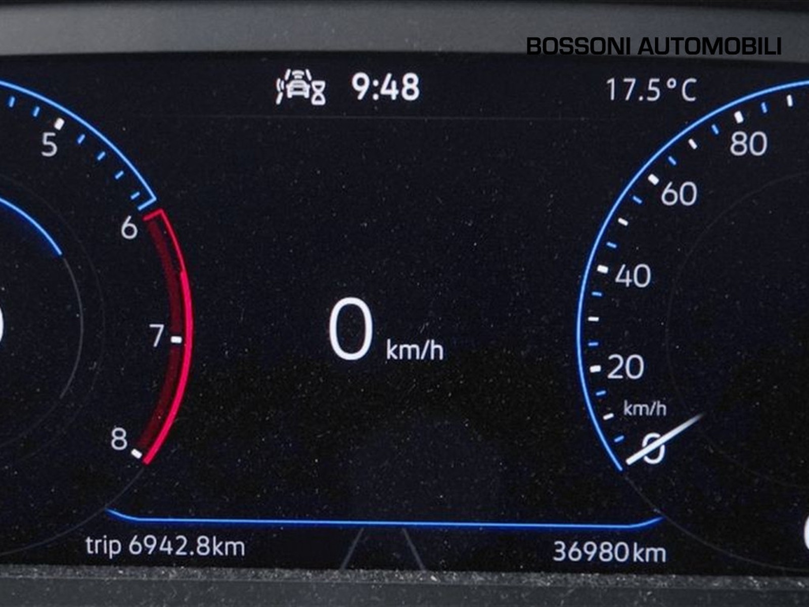 29 - Volkswagen T-Roc 1.0 tsi 110cv style