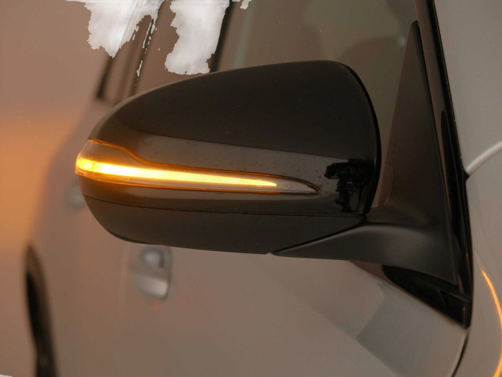 36 - Mercedes GLB 200 d premium 4matic 8g-dct