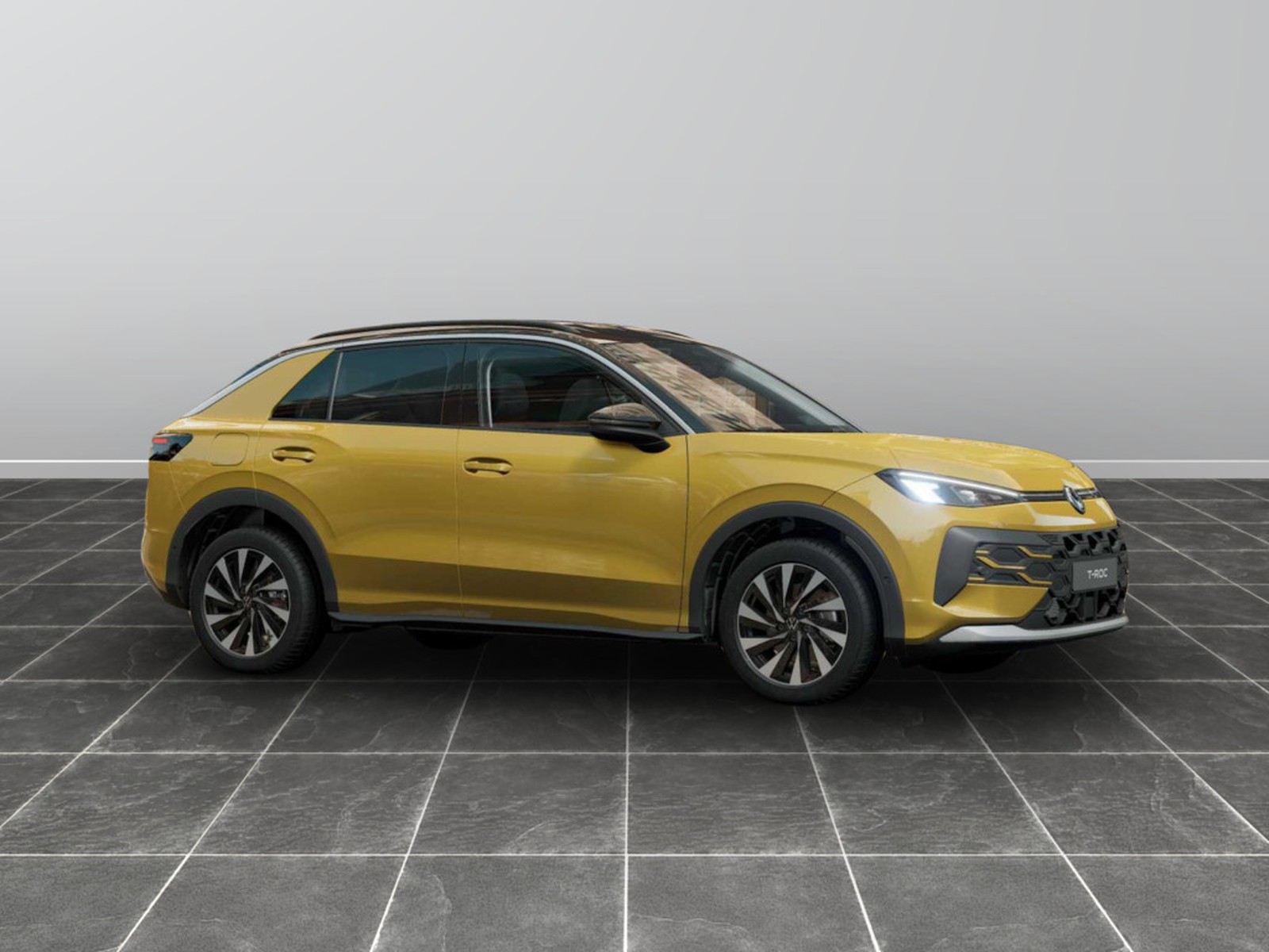 3 - Volkswagen T-Roc 1.5 etsi act 115cv life dsg
