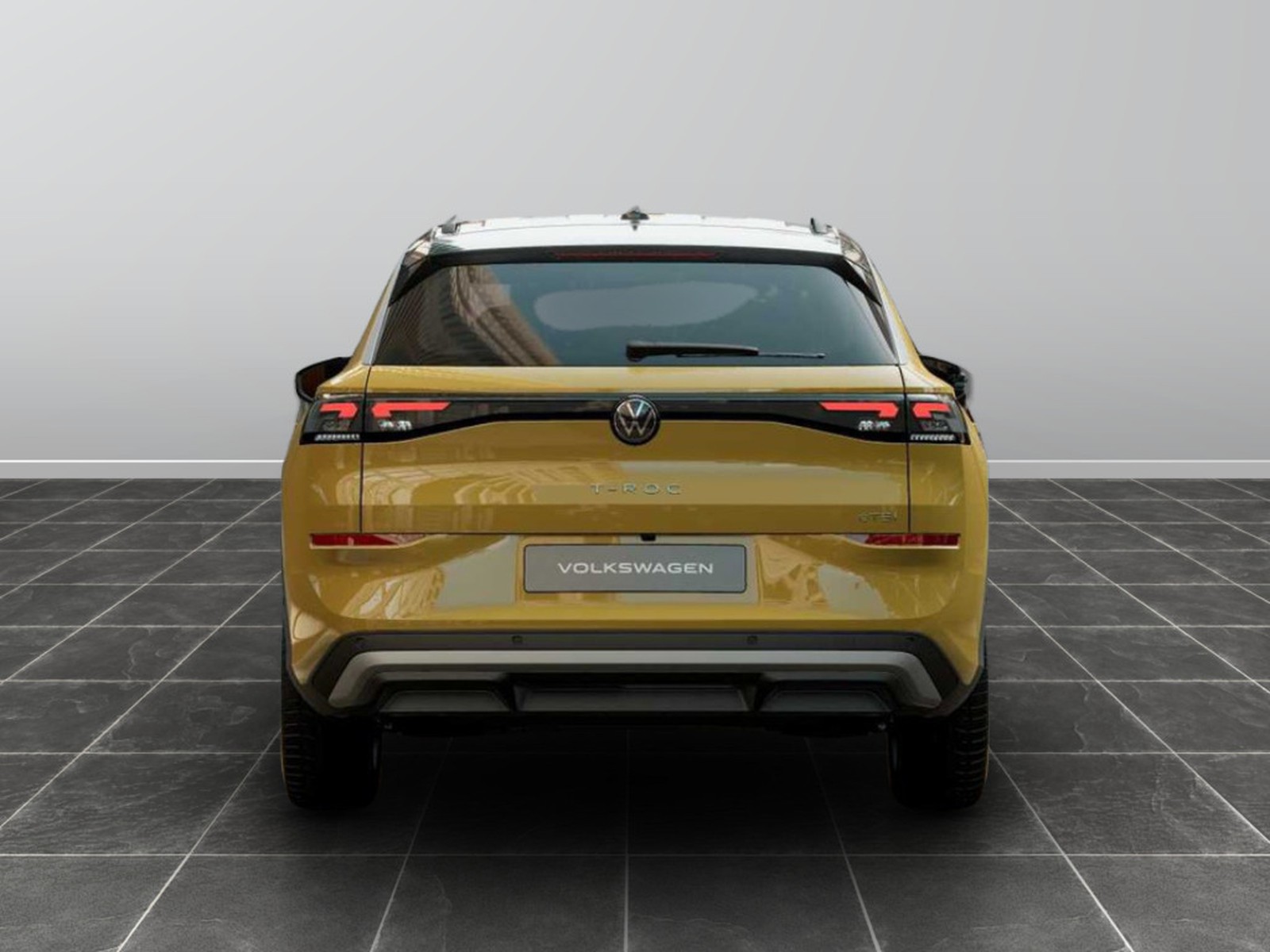 11 - Volkswagen T-Roc 1.5 etsi act 115cv life dsg